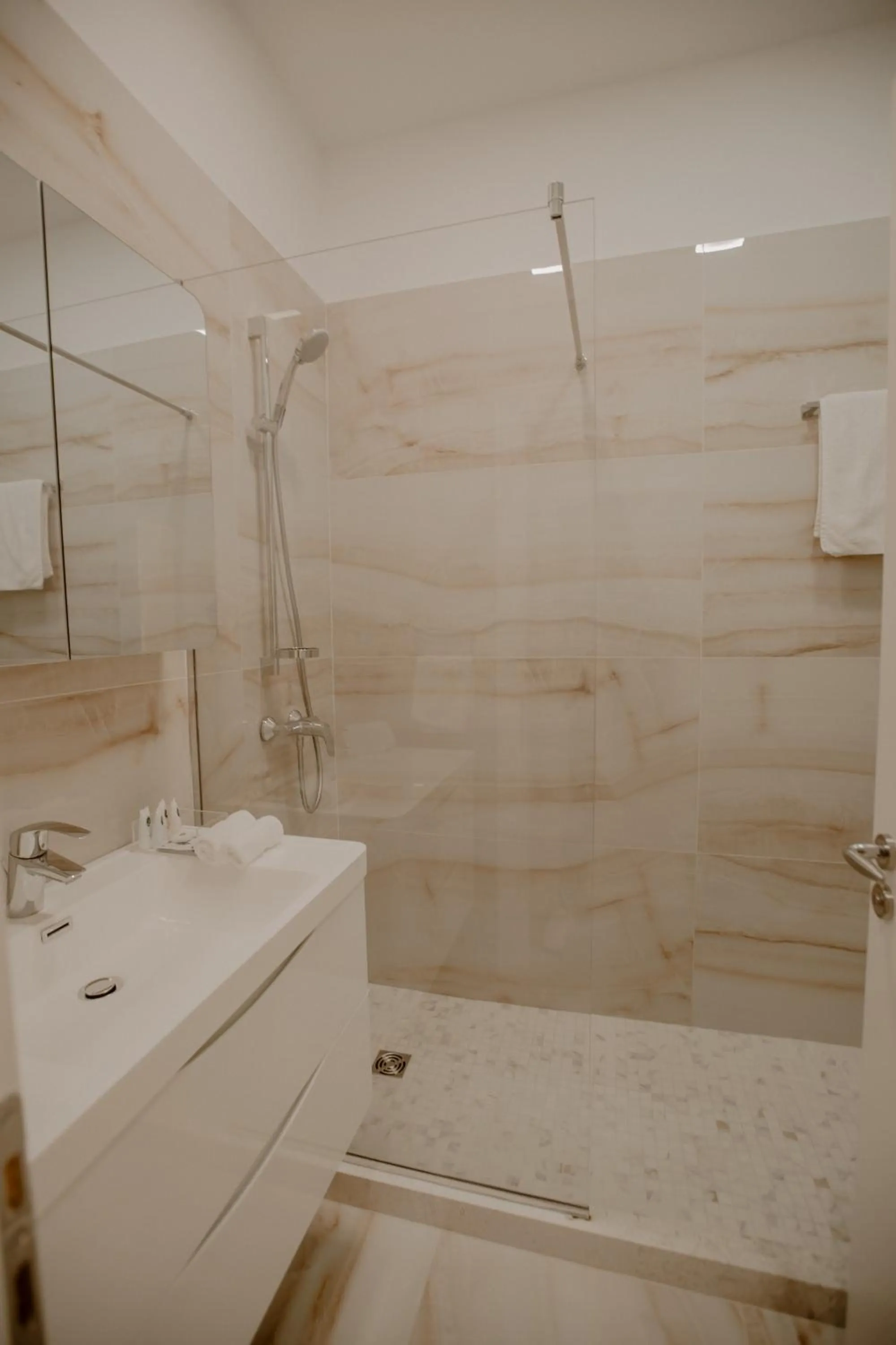 Green House Hotel & Restaurant