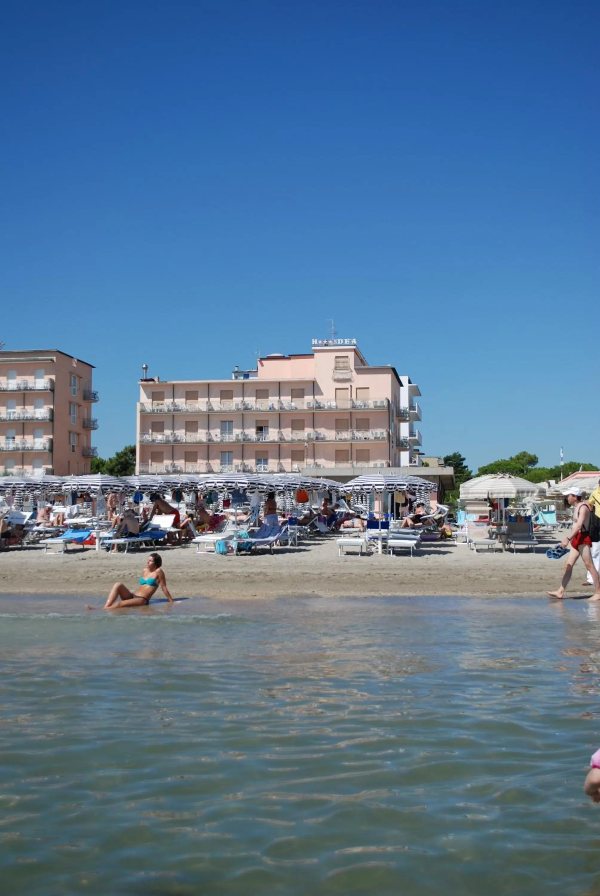 Property building in Hotel Mayflower