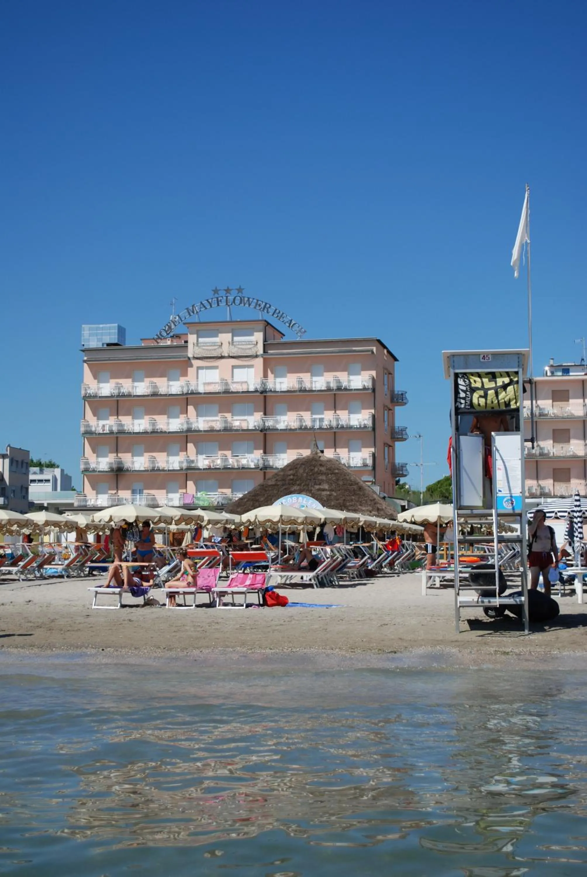 Property building in Hotel Mayflower