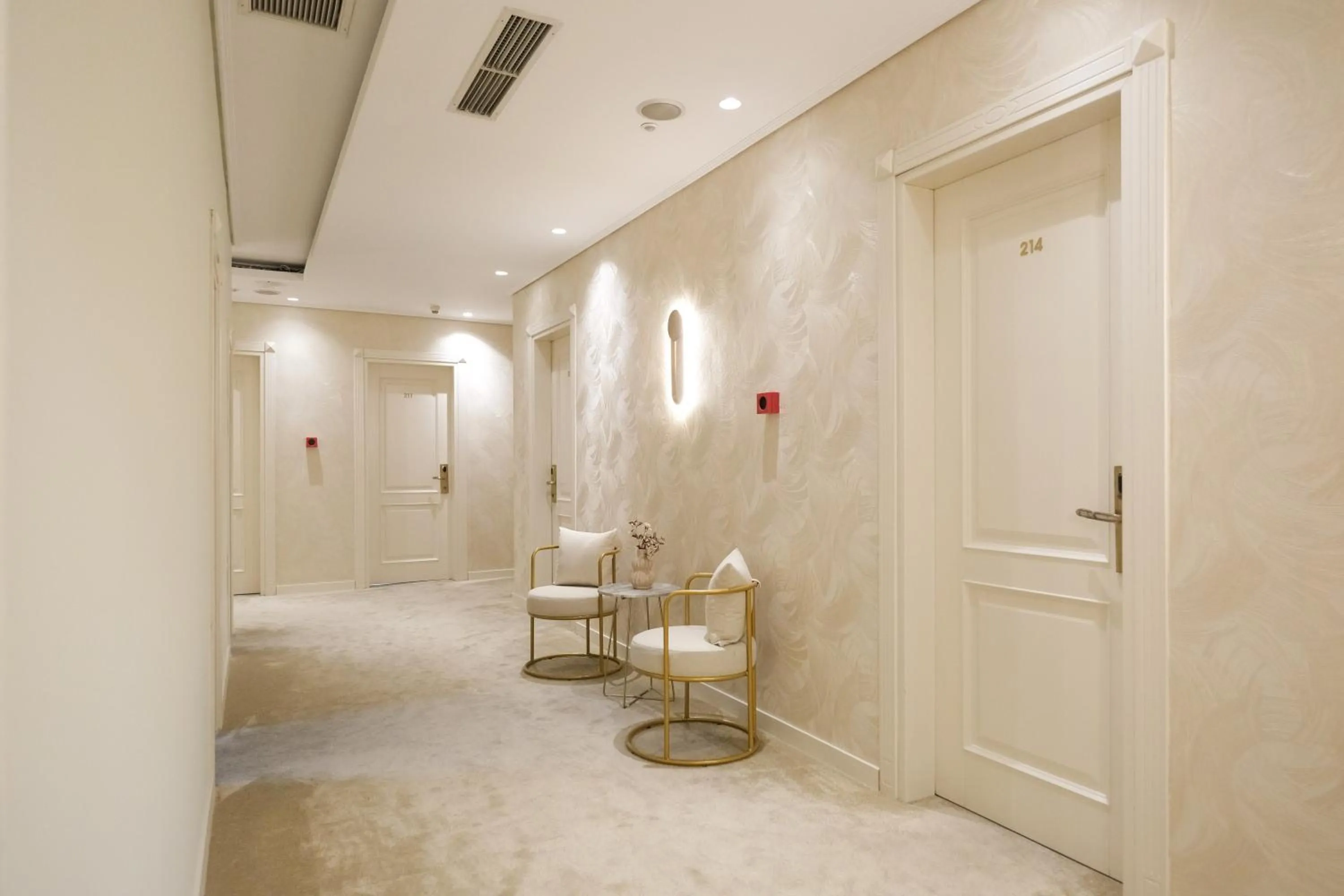 Property building, Bed in Golden City Hotel , Tirana