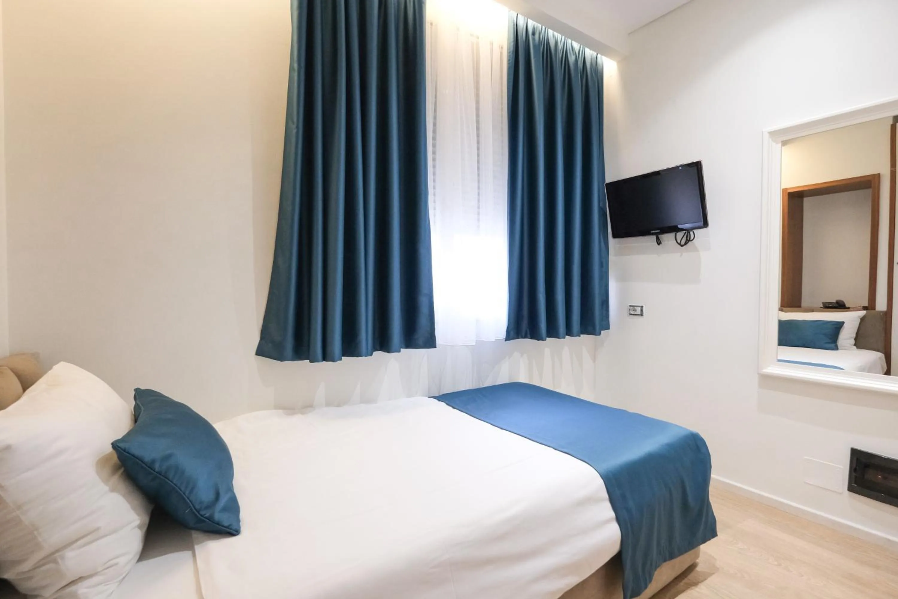 Bedroom, Bed in Golden City Hotel , Tirana