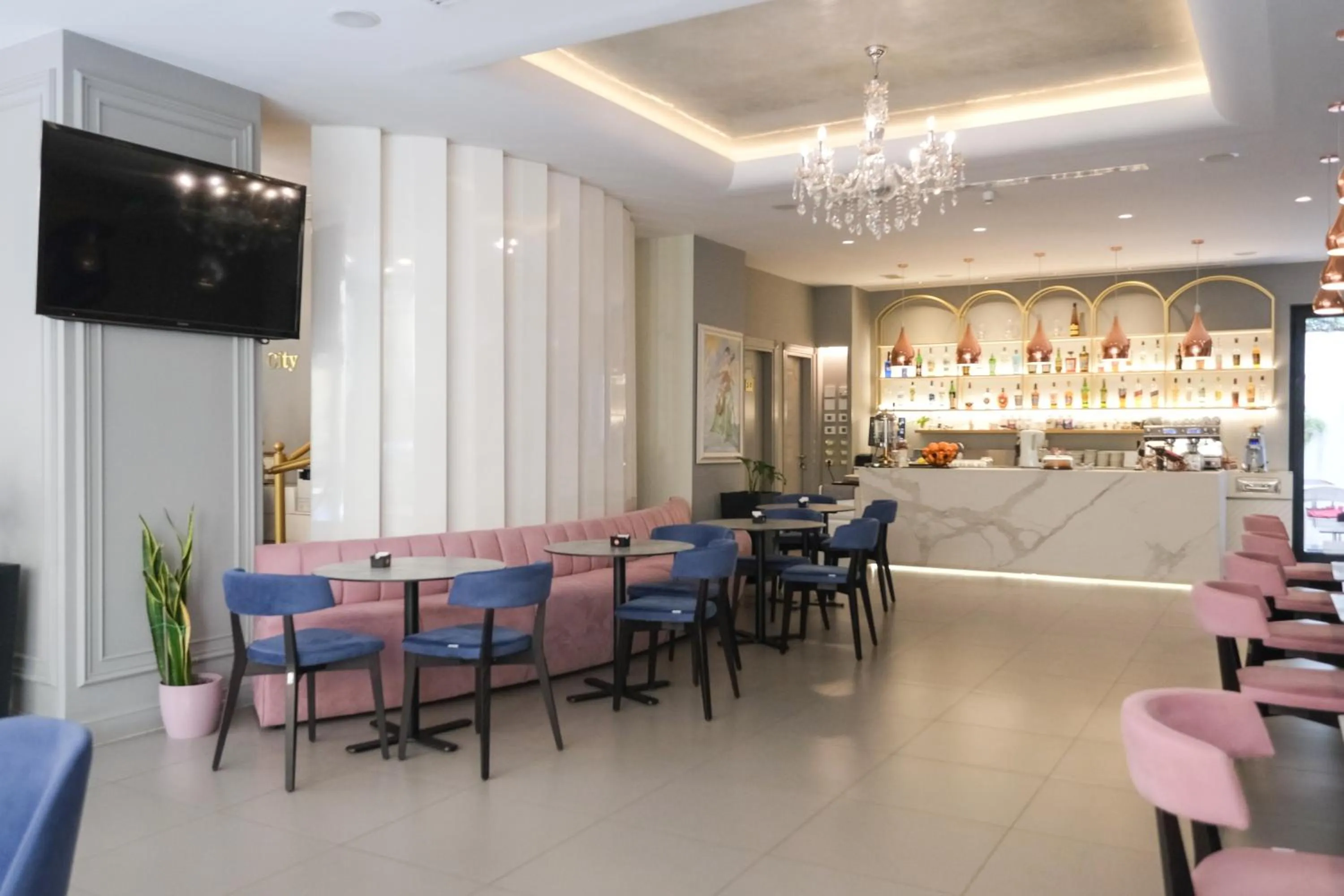Lounge or bar in Golden City Hotel , Tirana