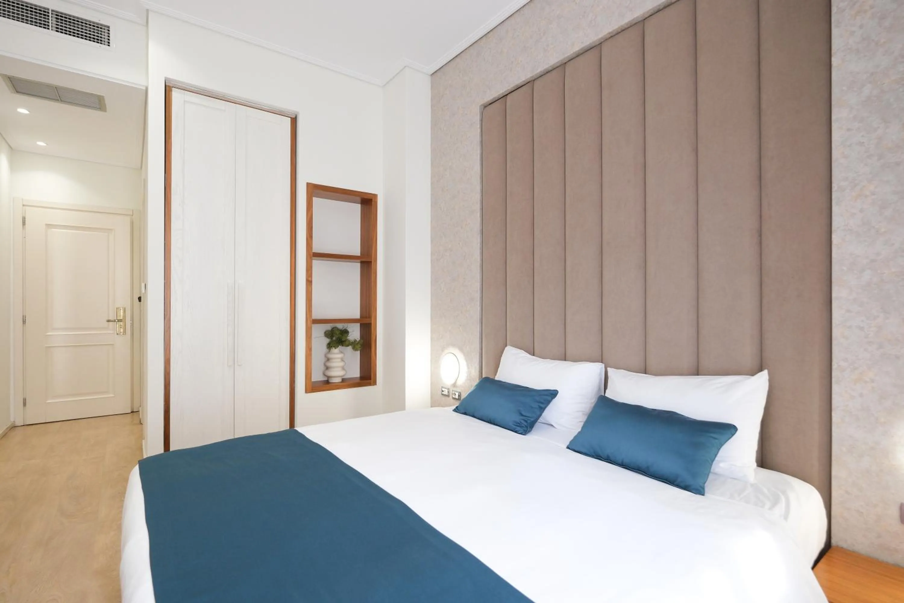 Bedroom, Bed in Golden City Hotel , Tirana