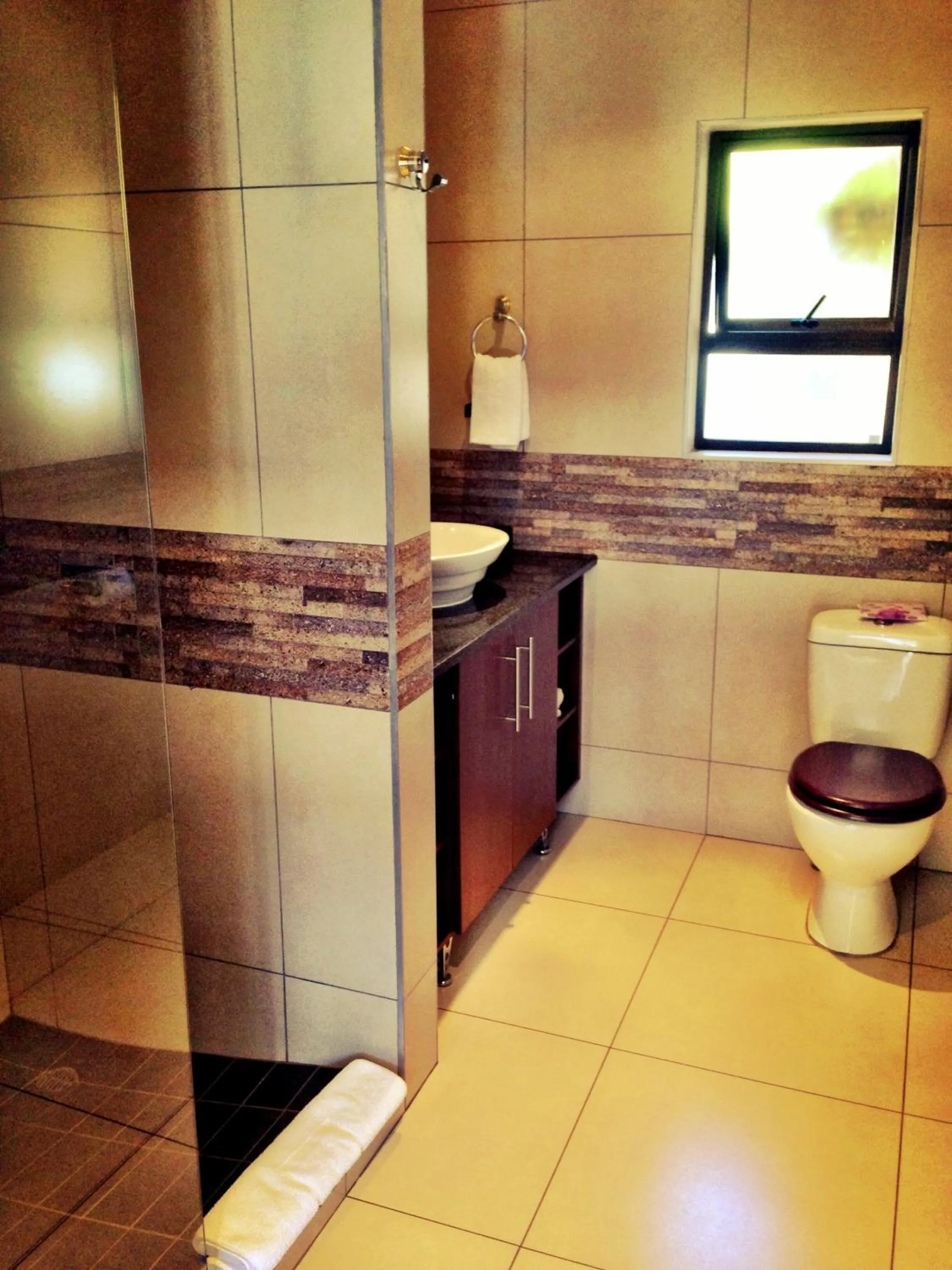 Bathroom in Pilgrims Delight Guest House