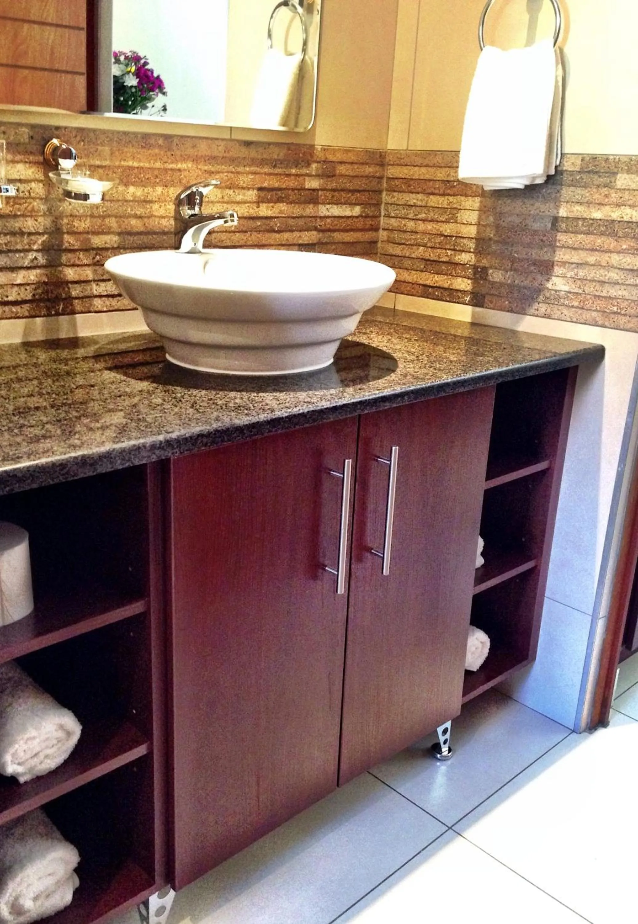 Bathroom in Pilgrims Delight Guest House