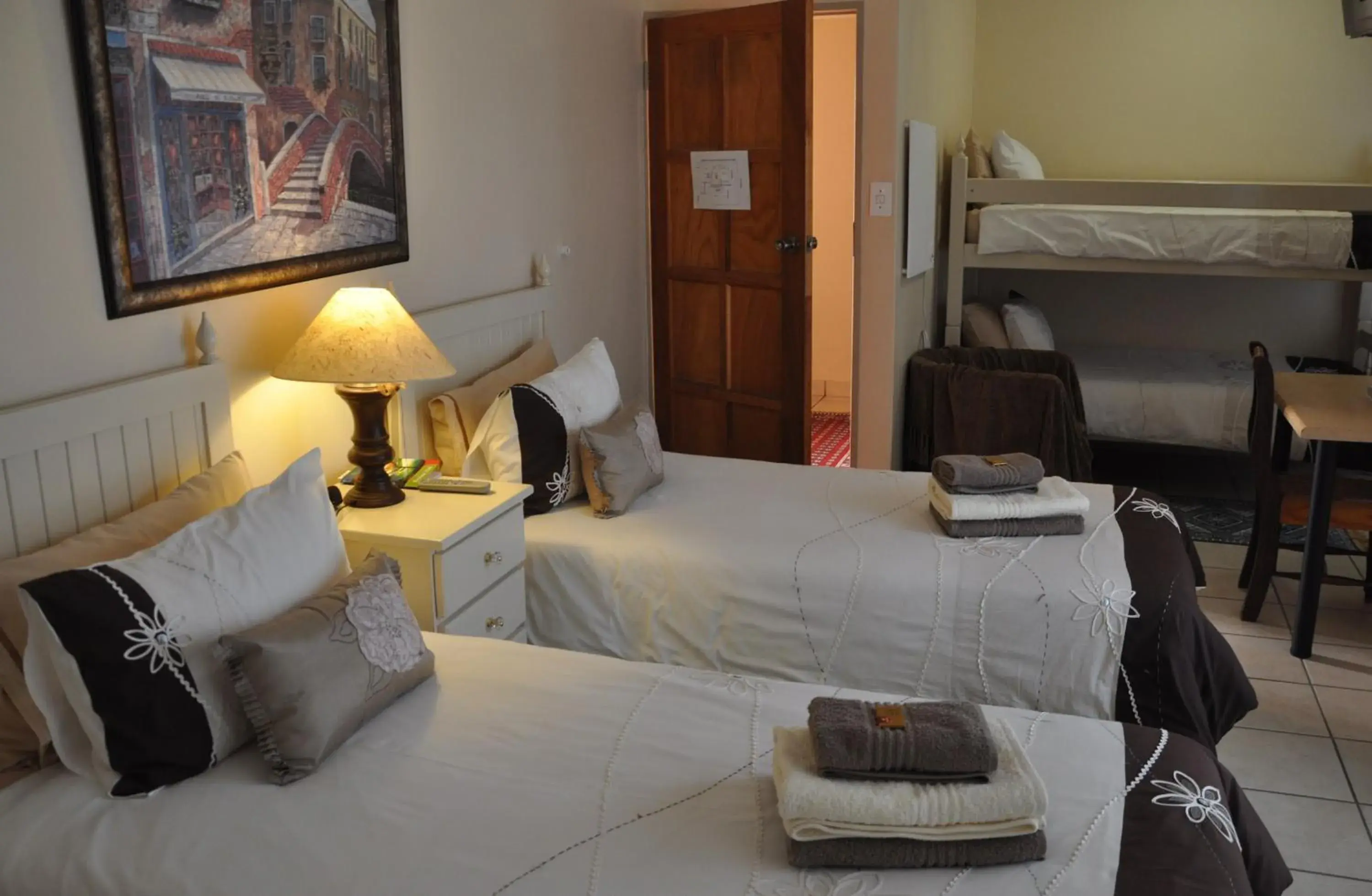 Bedroom, Bed in Pilgrims Delight Guest House Bedroom, Bed in Pilgrims Delight Guest House