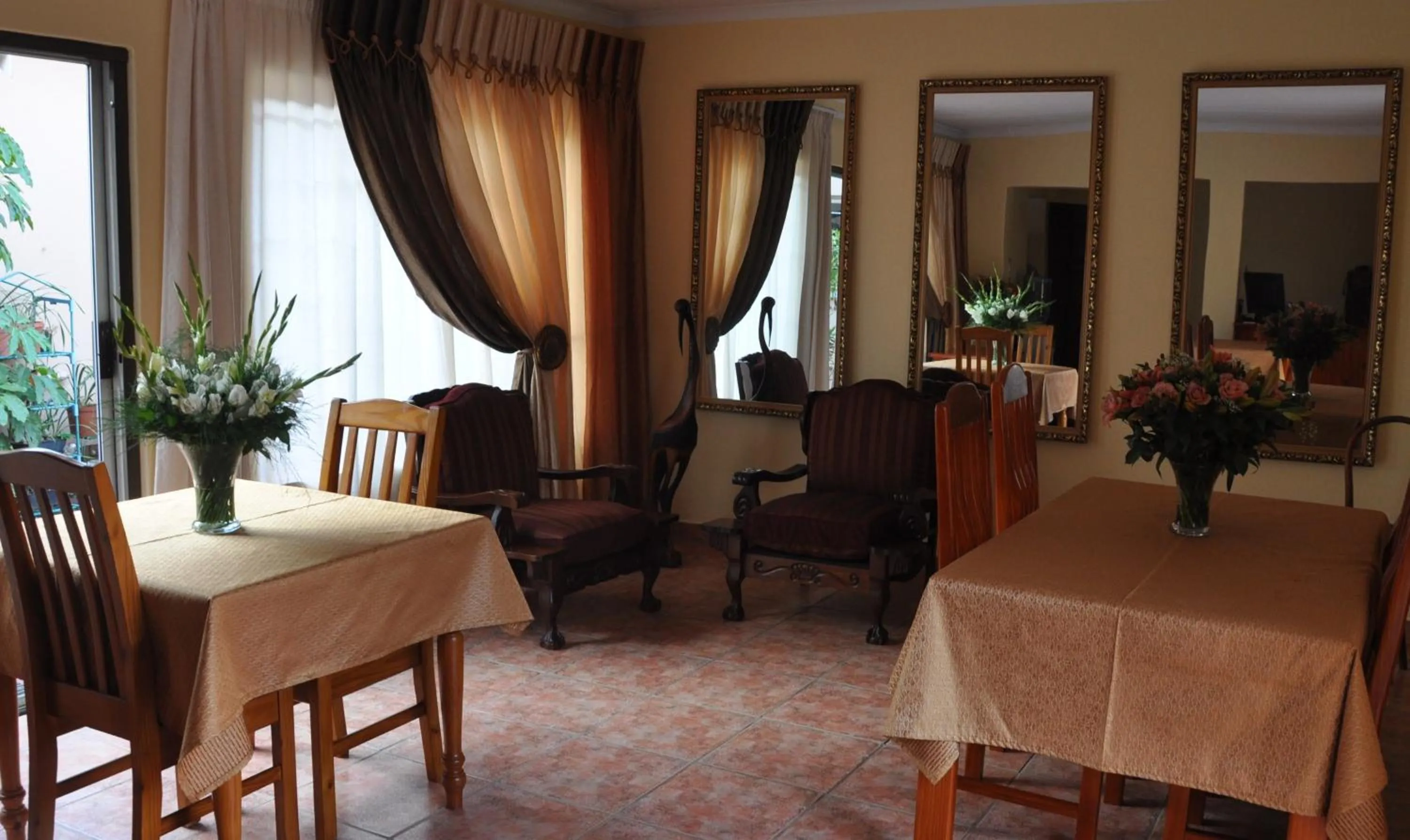 Restaurant/places to eat in Pilgrims Delight Guest House