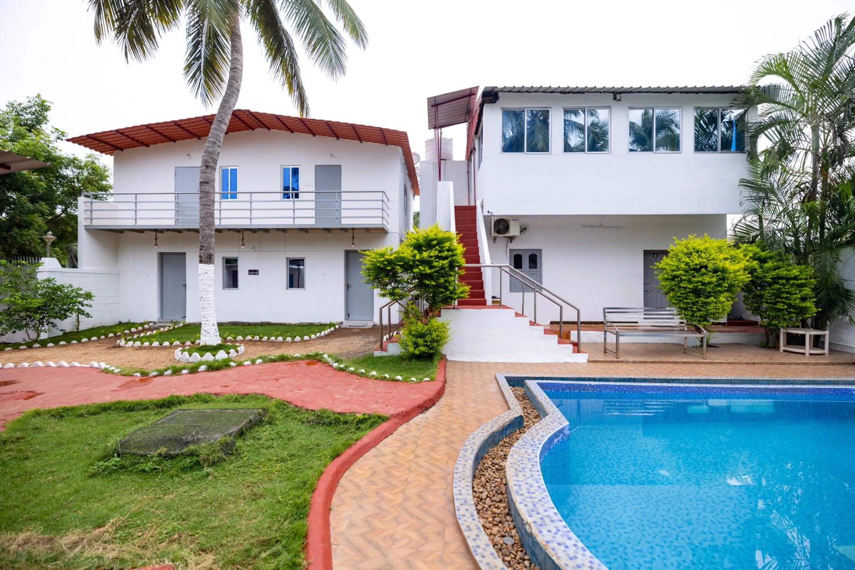 Sri Sai Holiday Inn