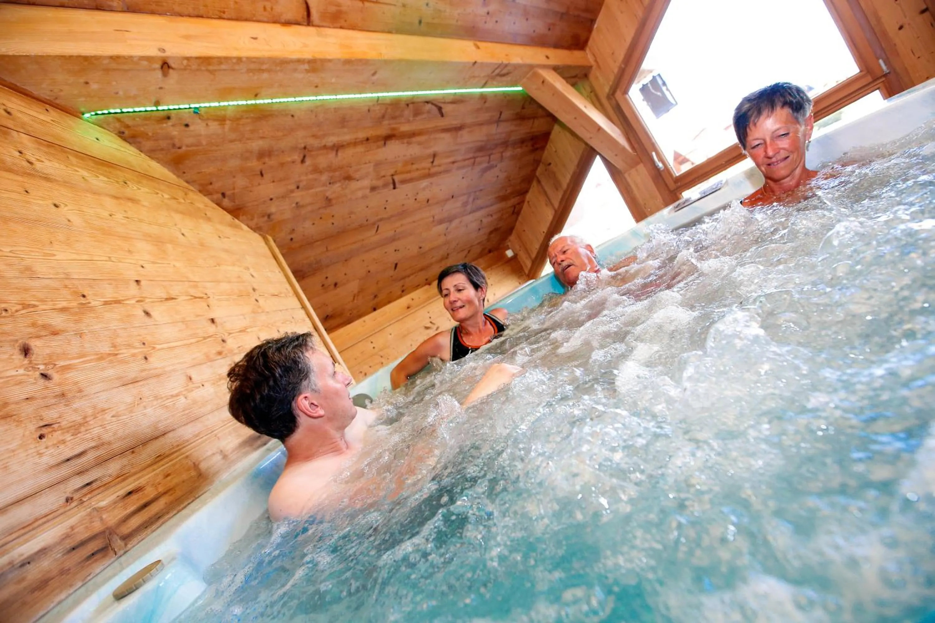Hot Tub in Chalet-Hôtel Le Beausoleil, The Originals Relais