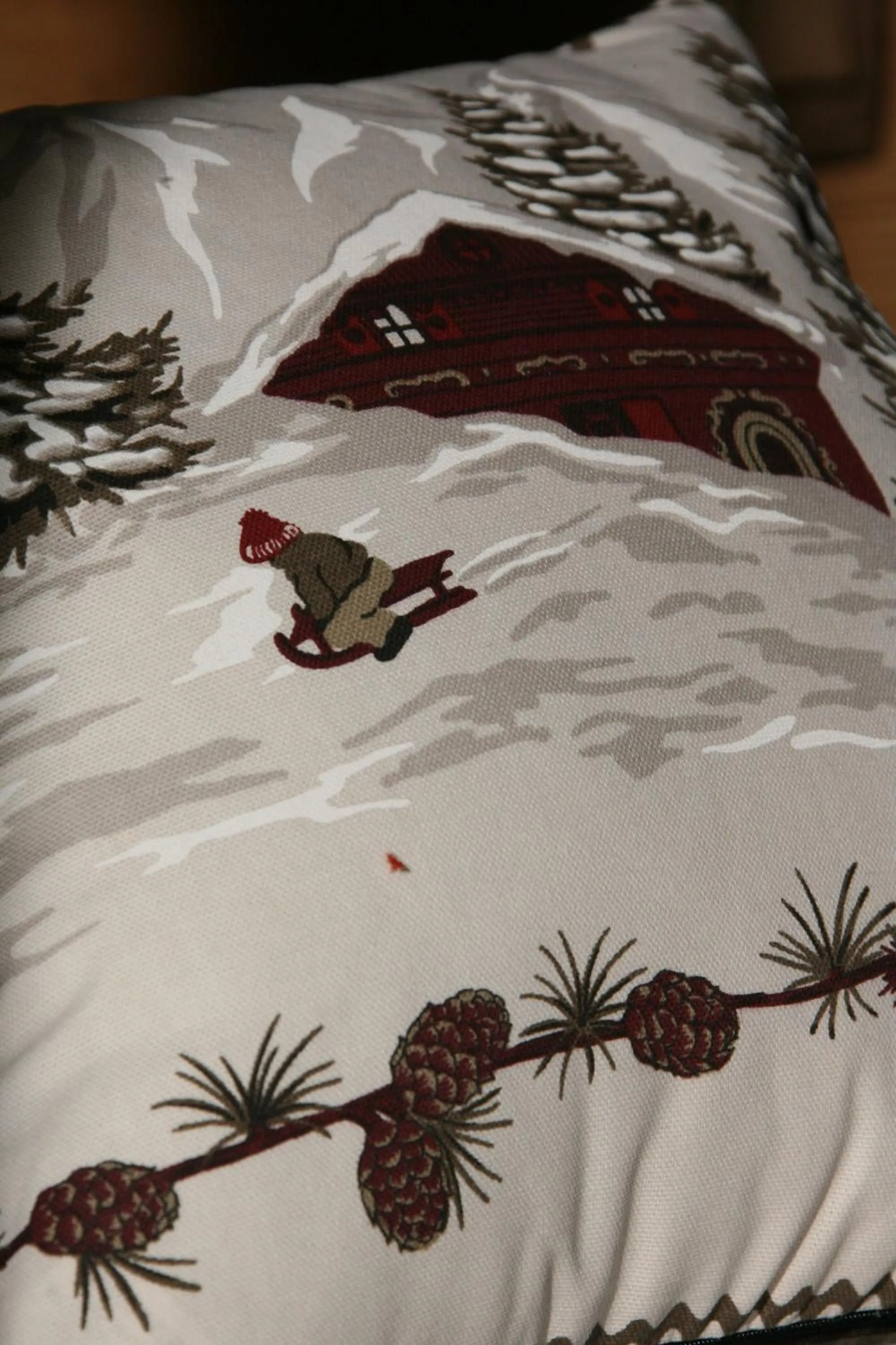 Decorative detail, Bed in Chalet-Hôtel Le Beausoleil, The Originals Relais