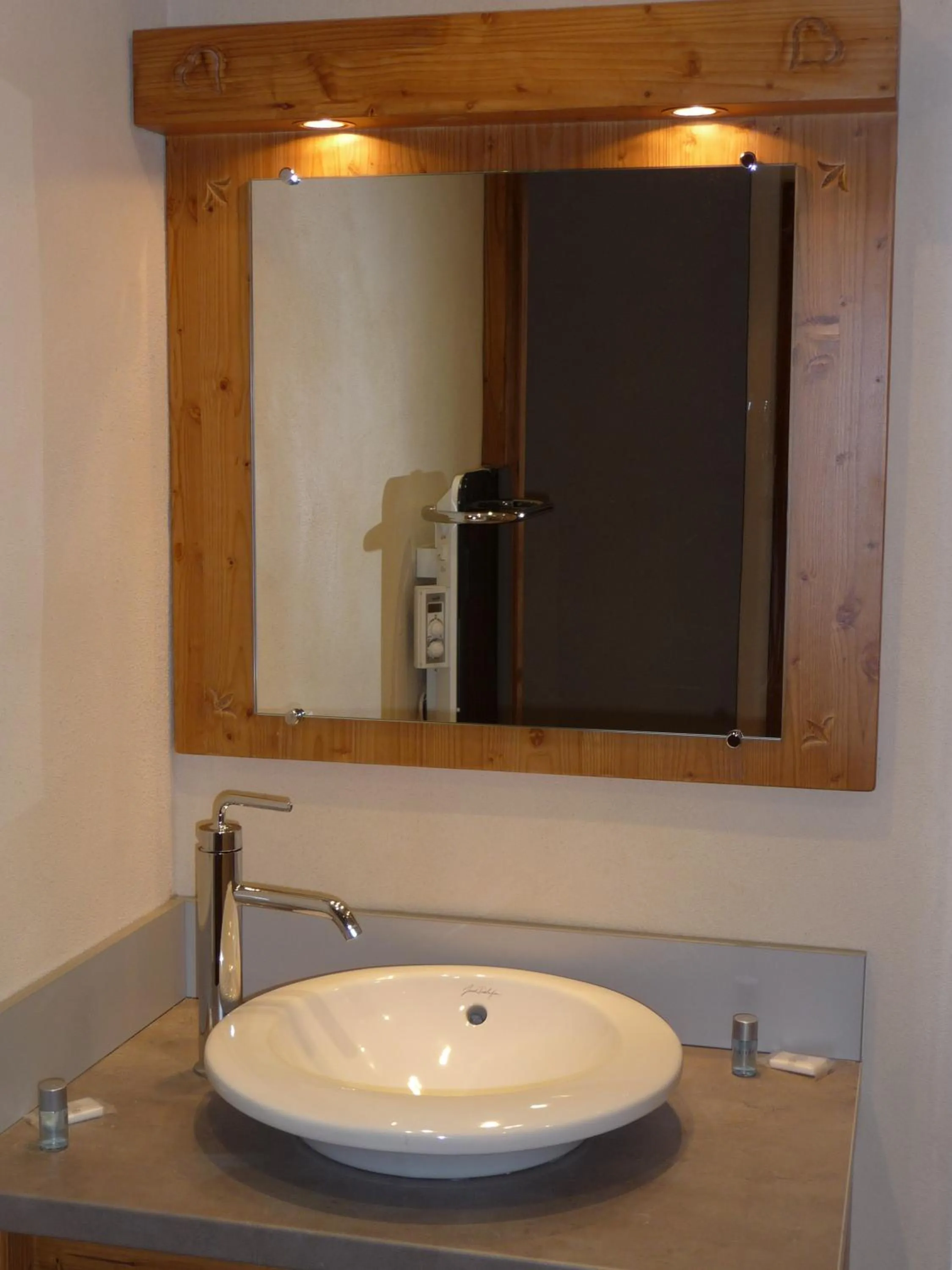 Bathroom in Chalet-Hôtel Le Beausoleil, The Originals Relais