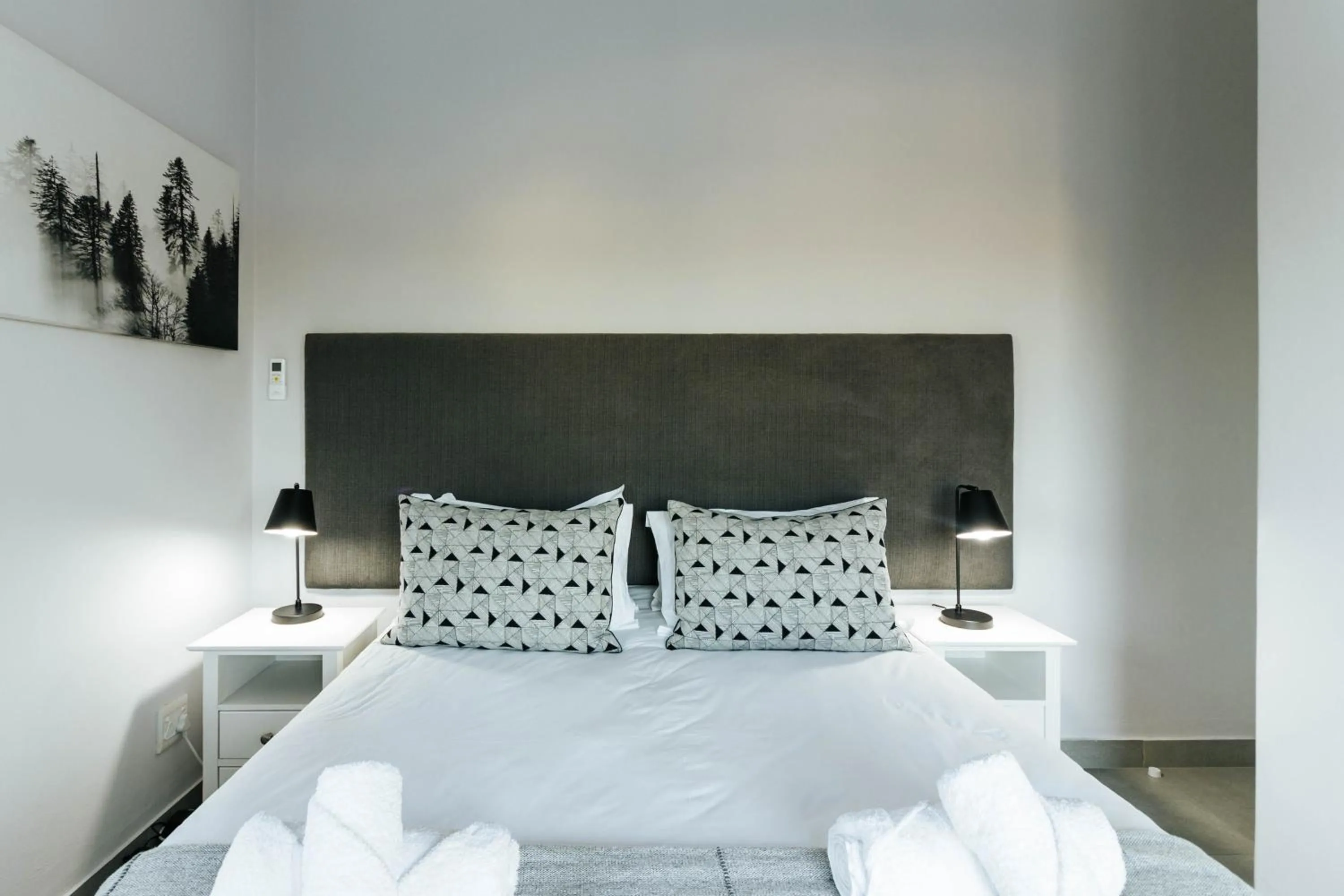 Bed in Kingswood Manor No.17