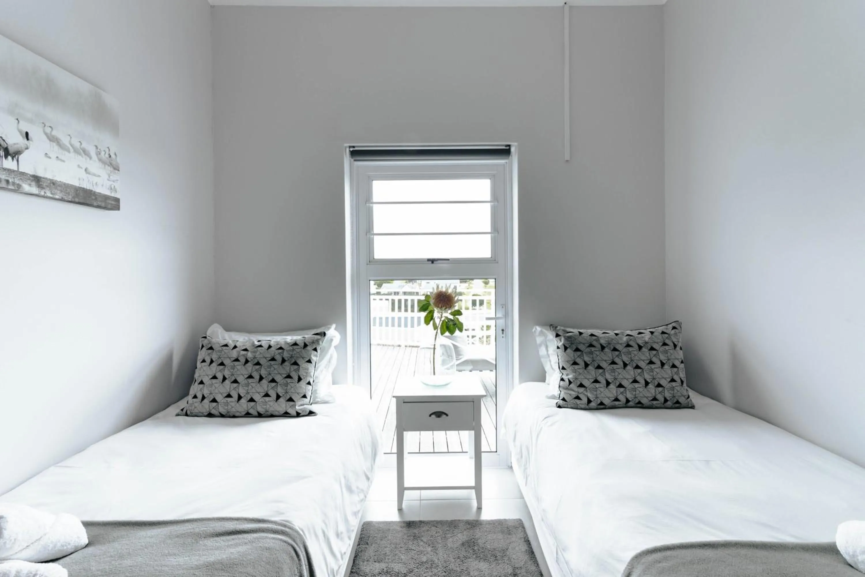 Bedroom, Bed in Kingswood Manor No.17