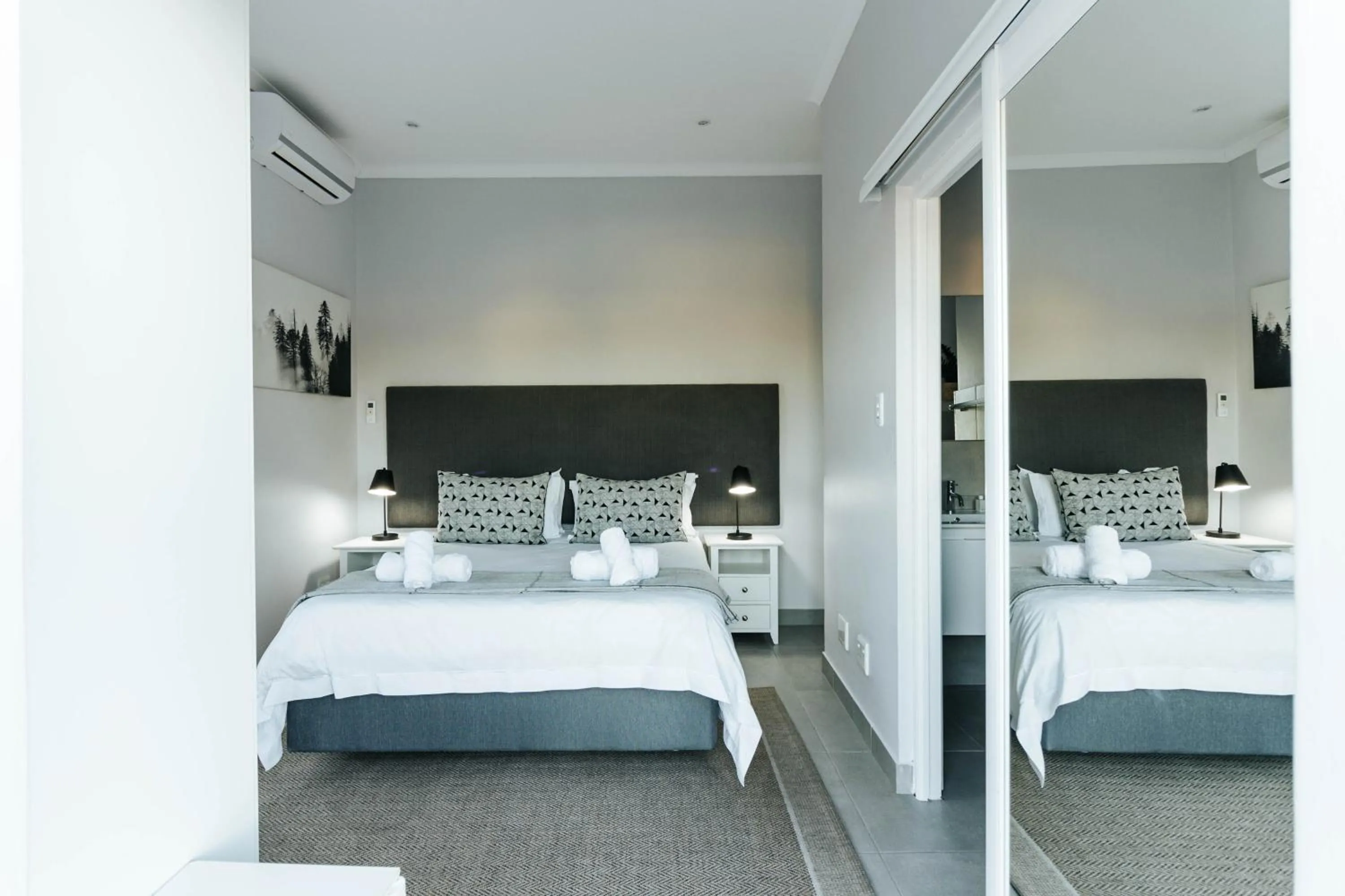 Bed in Kingswood Manor No.17