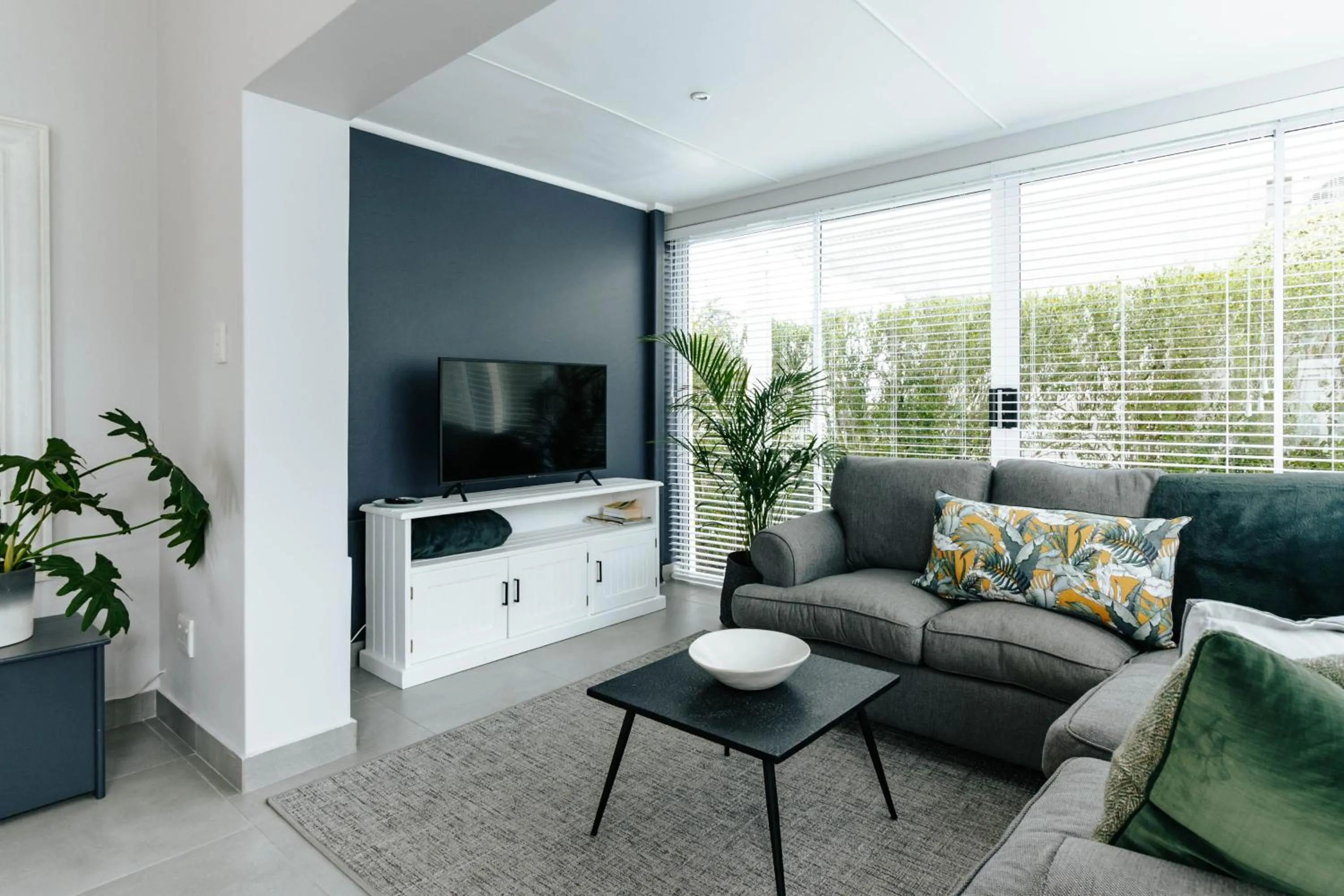 TV and multimedia in Kingswood Manor No.17