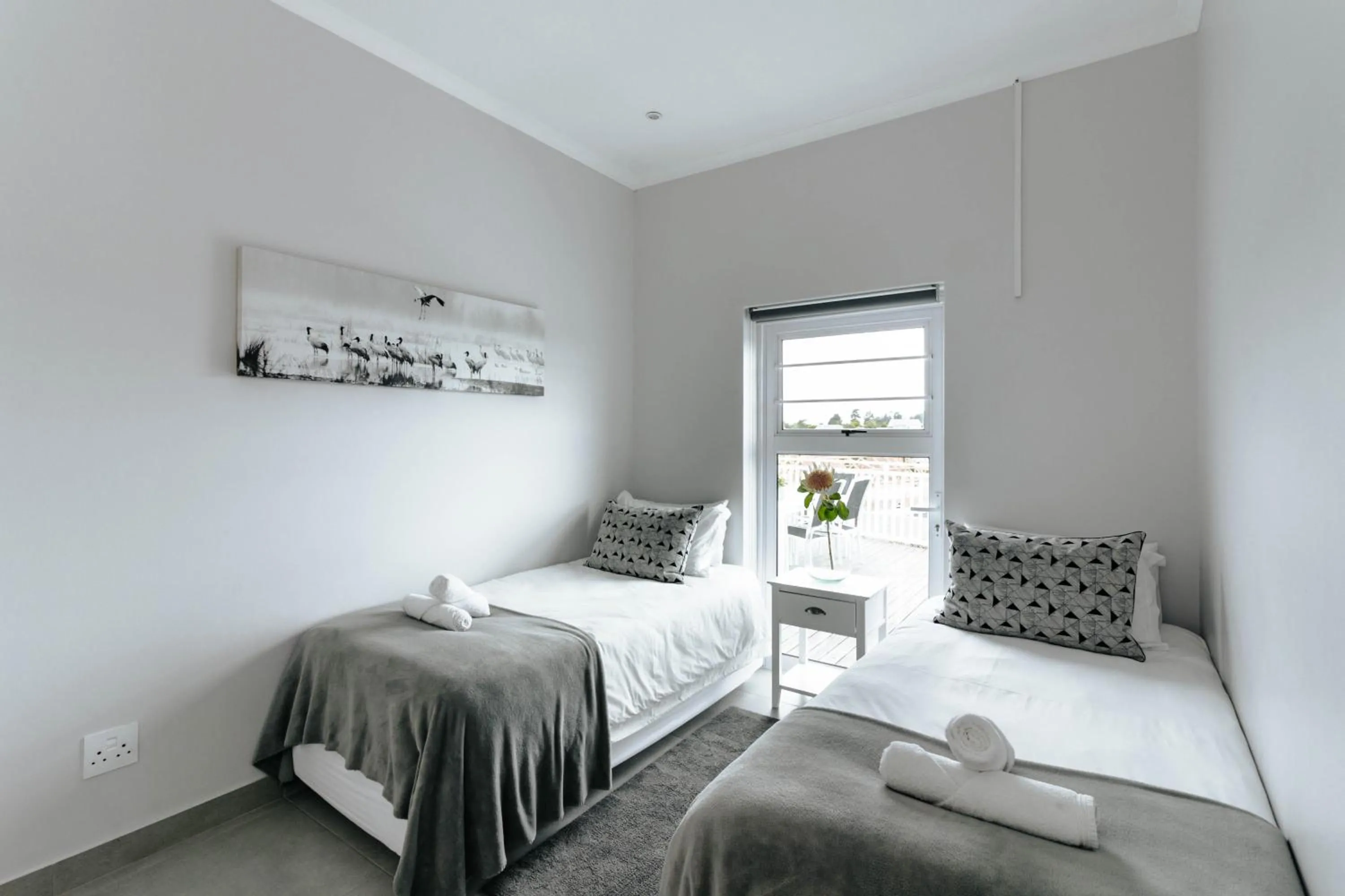 Bedroom, Bed in Kingswood Manor No.17