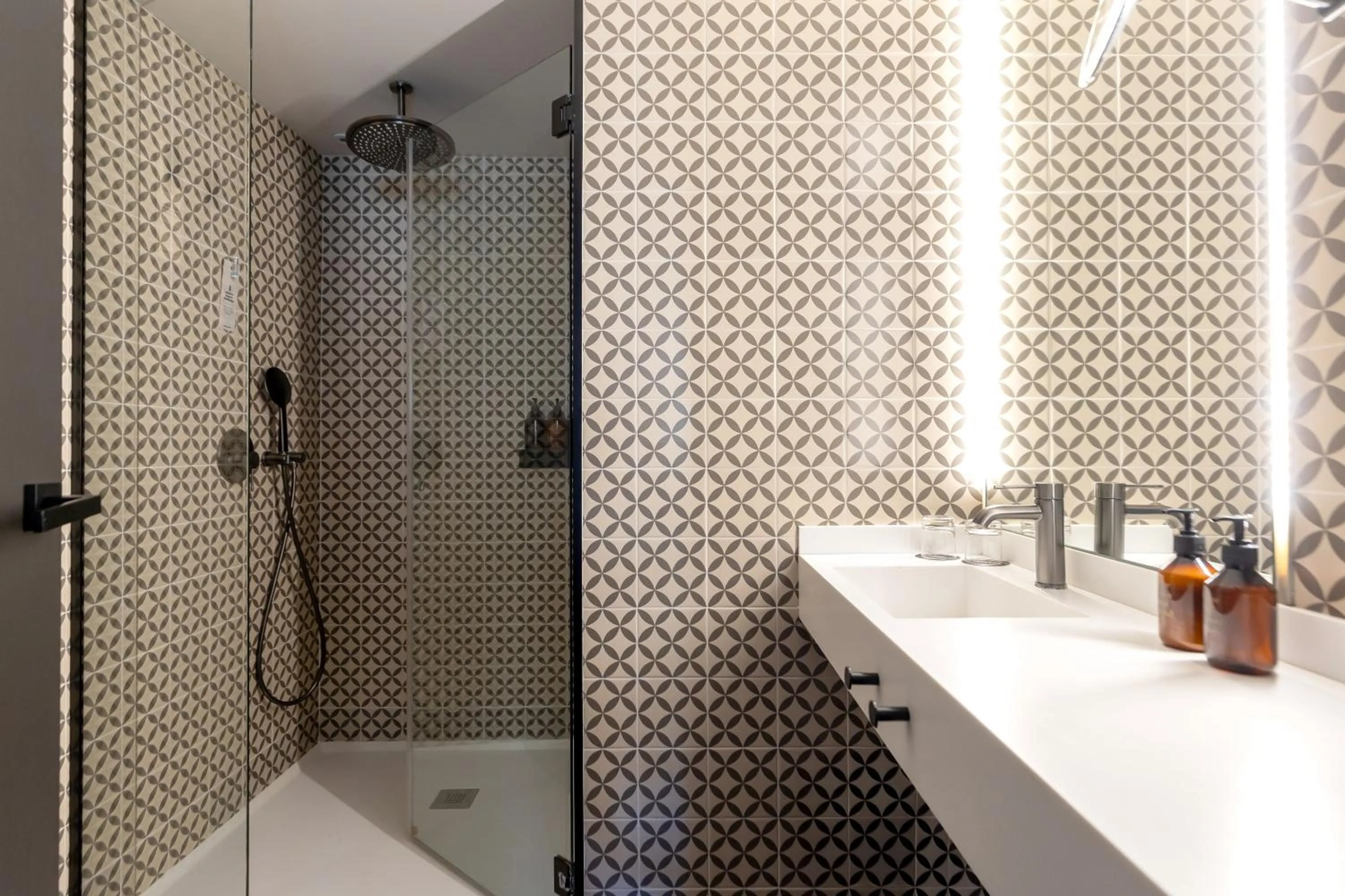 Bathroom in Yurbban Ramblas Boutique Hotel