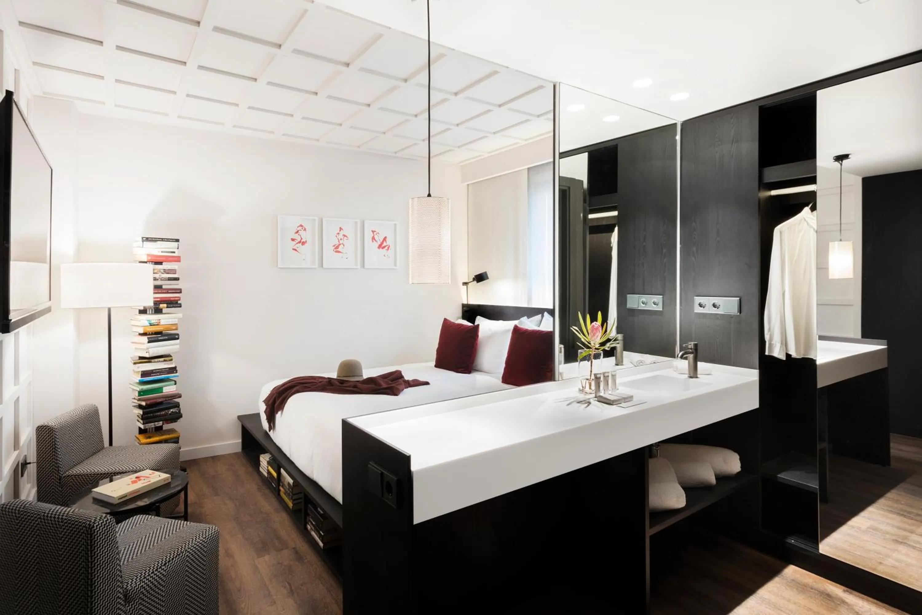 Photo of the whole room, Bed in Yurbban Ramblas Boutique Hotel