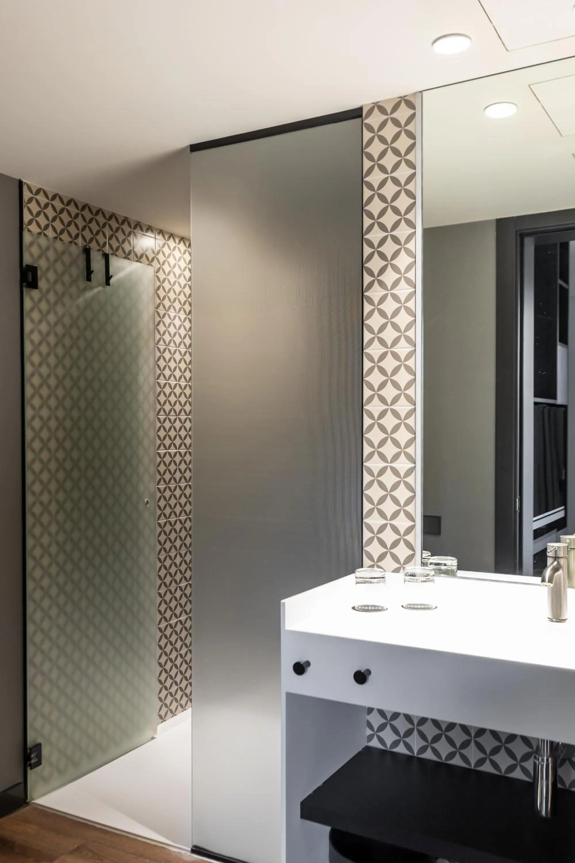 Shower in Yurbban Ramblas Boutique Hotel