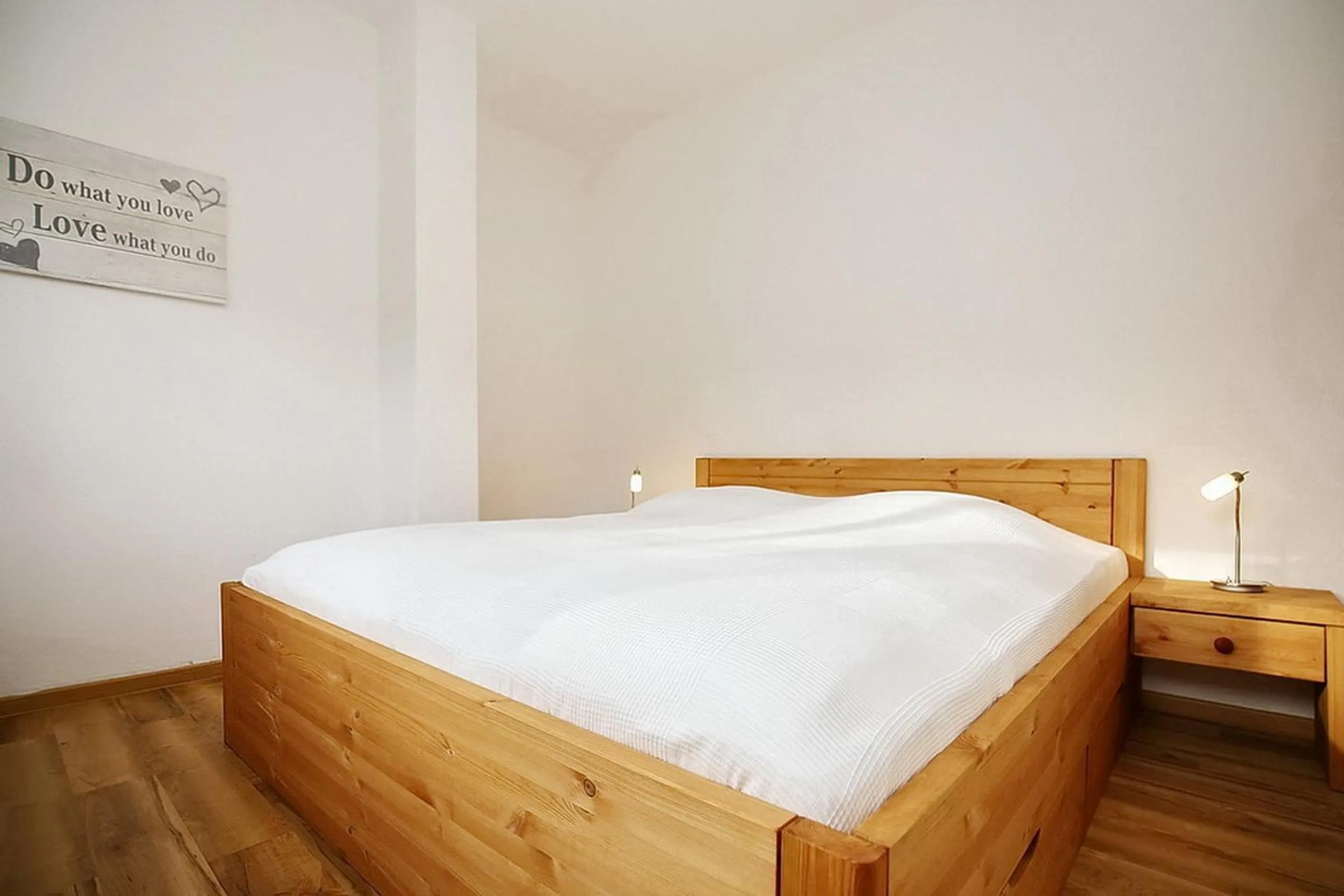 Bedroom, Bed in Villa Triton Wohnung 03