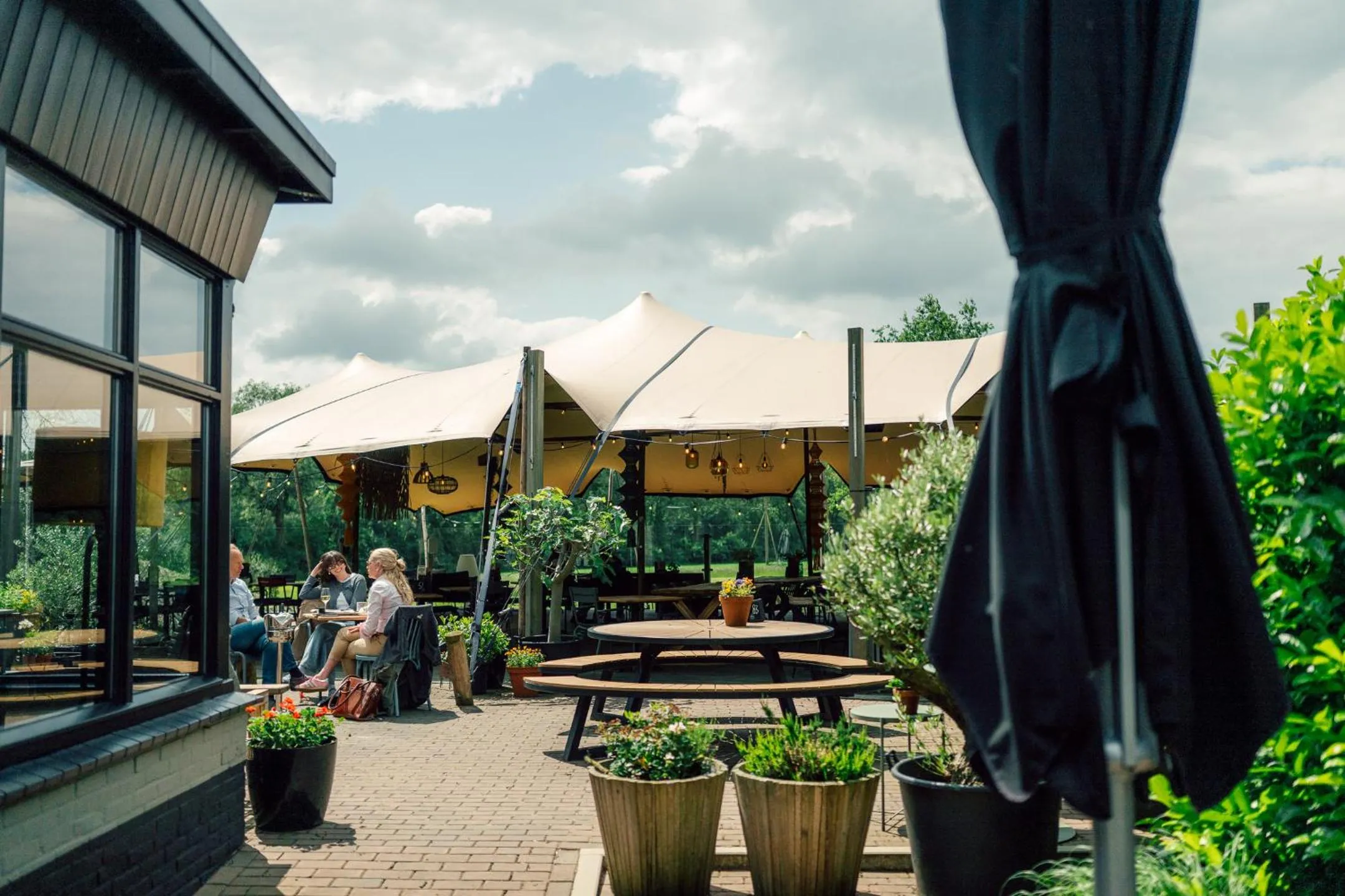 Garden in LUDIEK eten en slapen