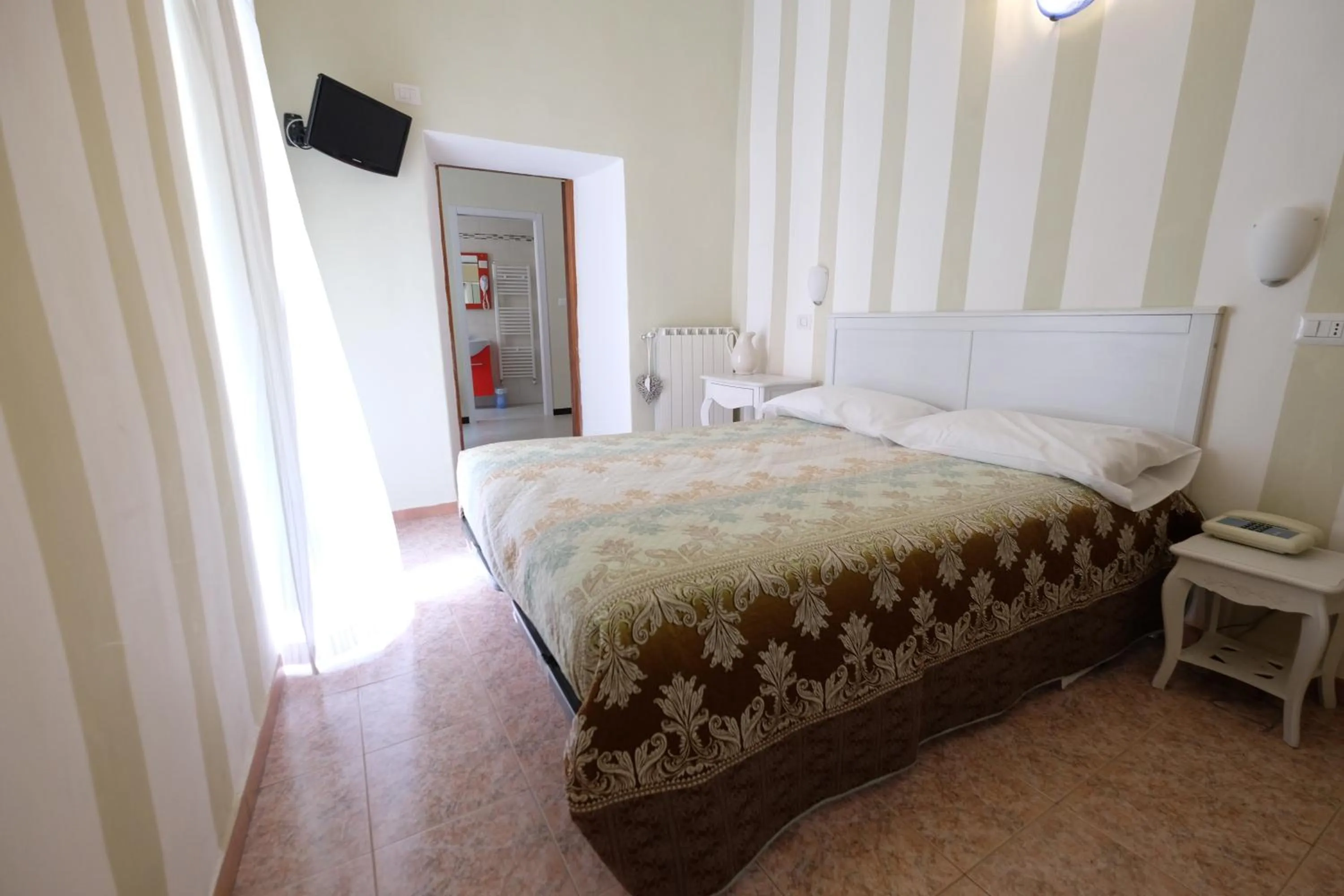 Photo of the whole room, Bed in Albergo Costa