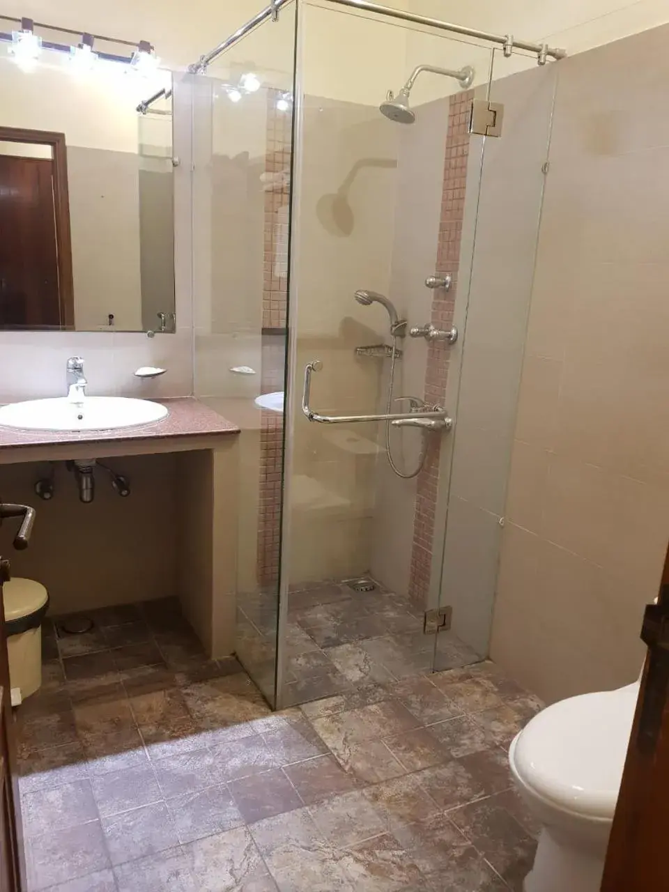 Bathroom in Dreamworld Resort, Hotel & Golf Course Bathroom in Dreamworld Resort, Hotel & Golf Course