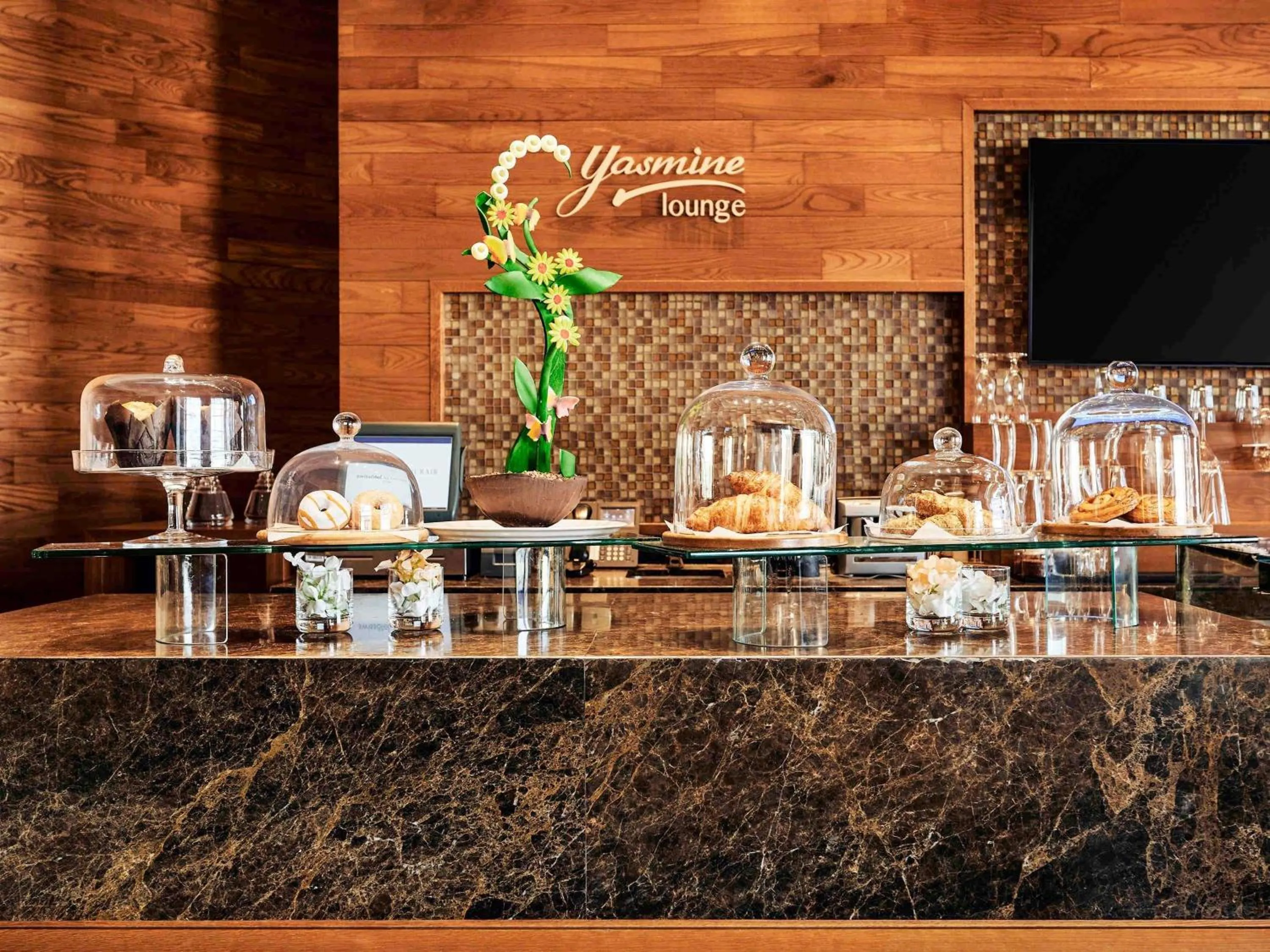 Restaurant/places to eat in Swissôtel Al Ghurair Dubai - Deira & Creek