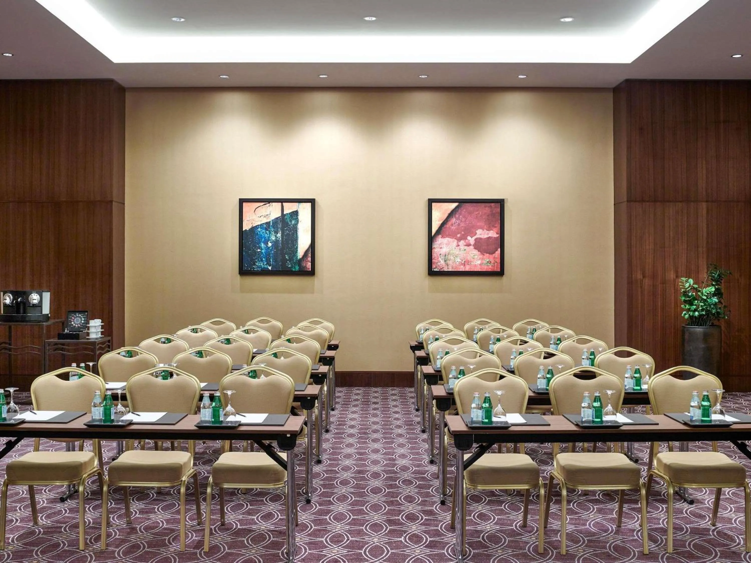 Meeting/conference room in Swissôtel Al Ghurair Dubai - Deira & Creek