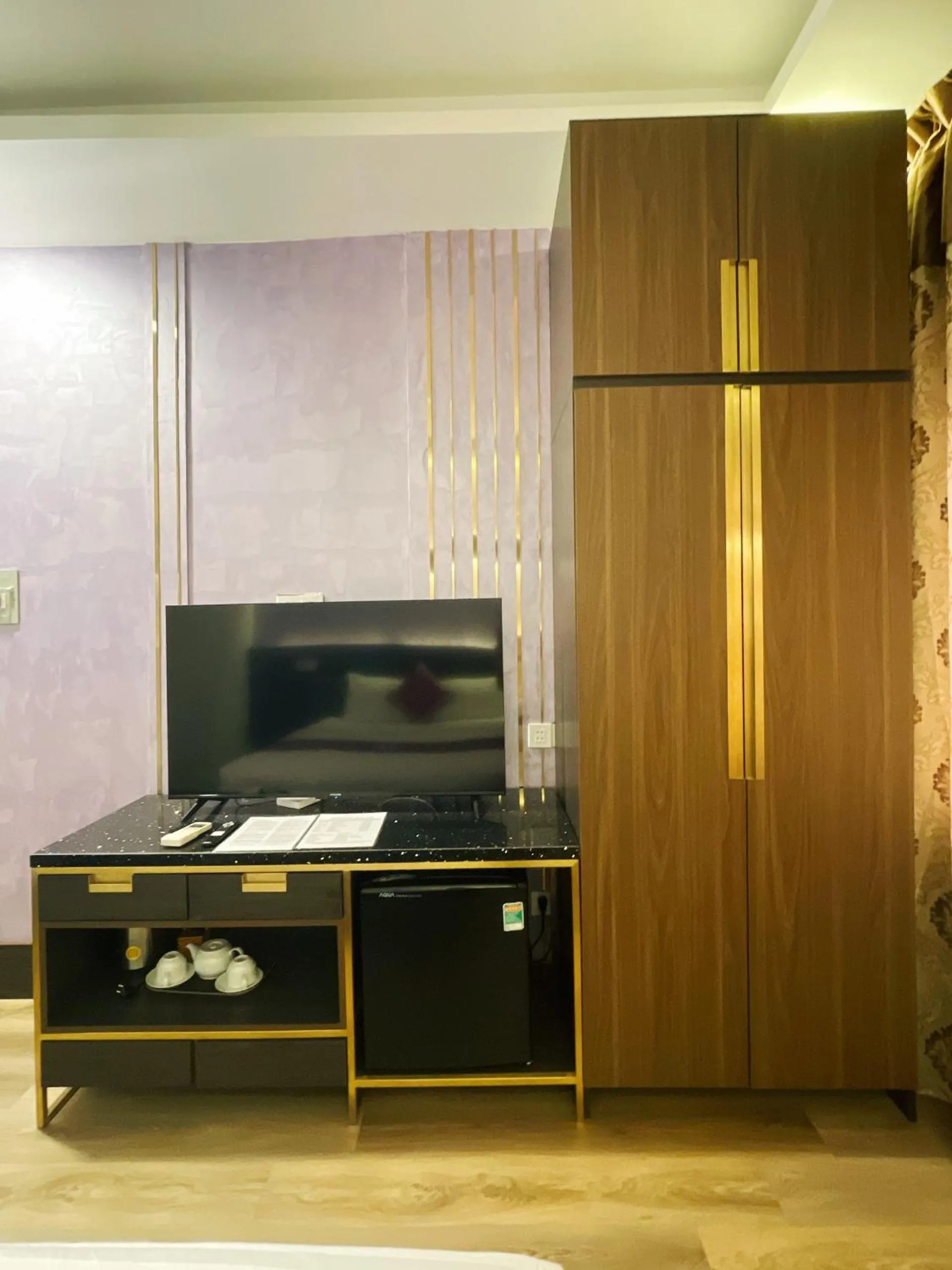 TV and multimedia in Indochine Ben Thanh Hotel & Apartments