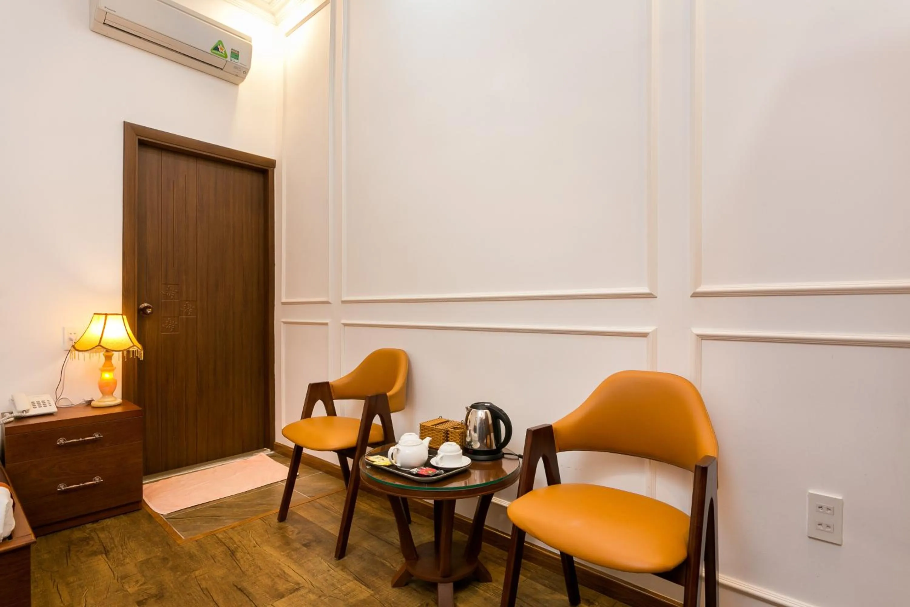 Seating area in Indochine Ben Thanh Hotel & Apartments