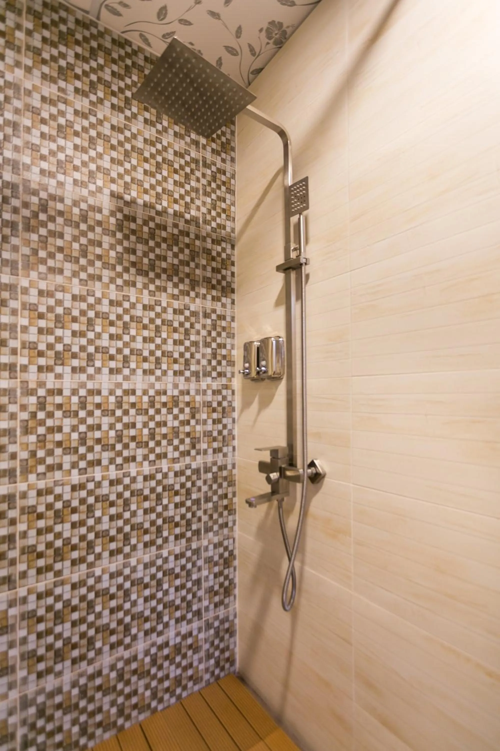 Shower in Indochine Ben Thanh Hotel & Apartments