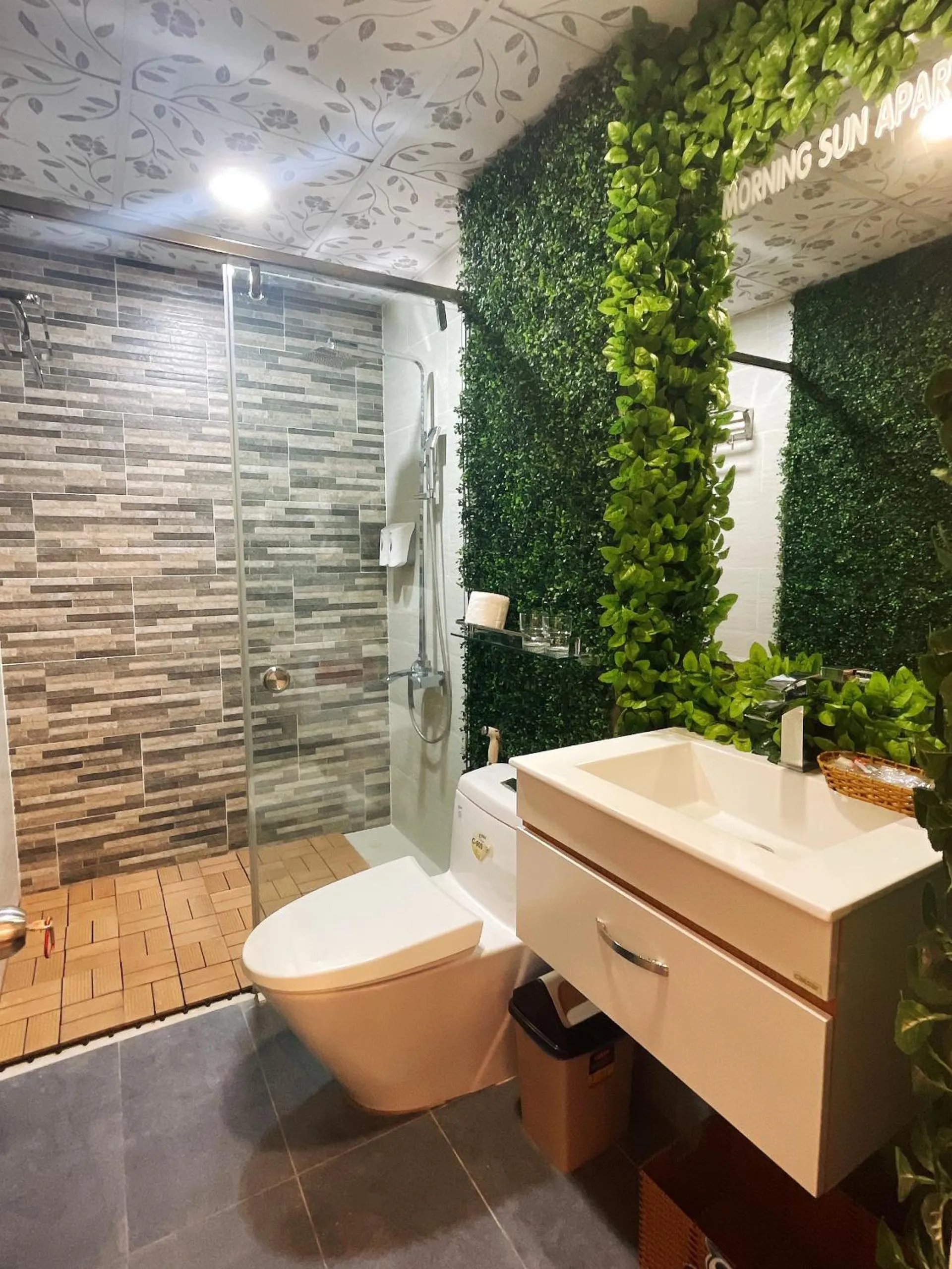 Shower in Indochine Ben Thanh Hotel & Apartments