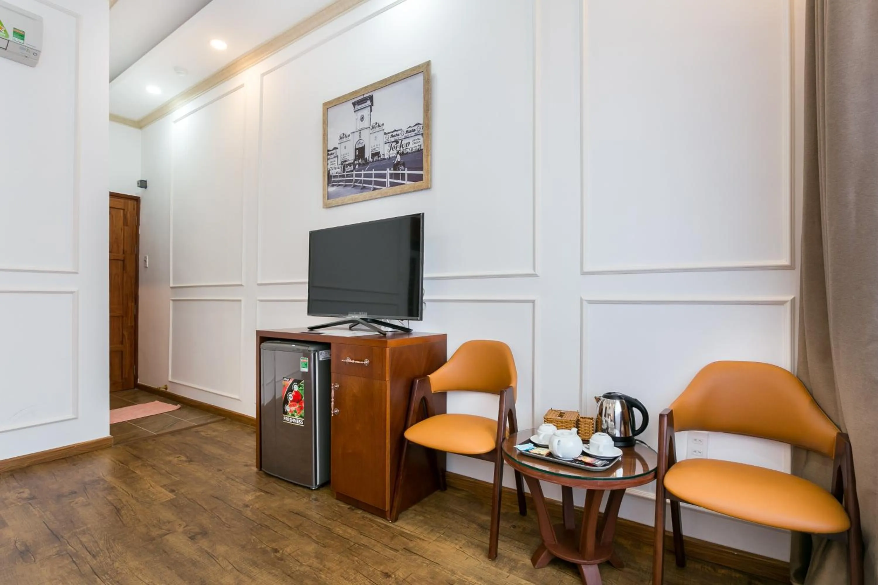 TV and multimedia in Indochine Ben Thanh Hotel & Apartments