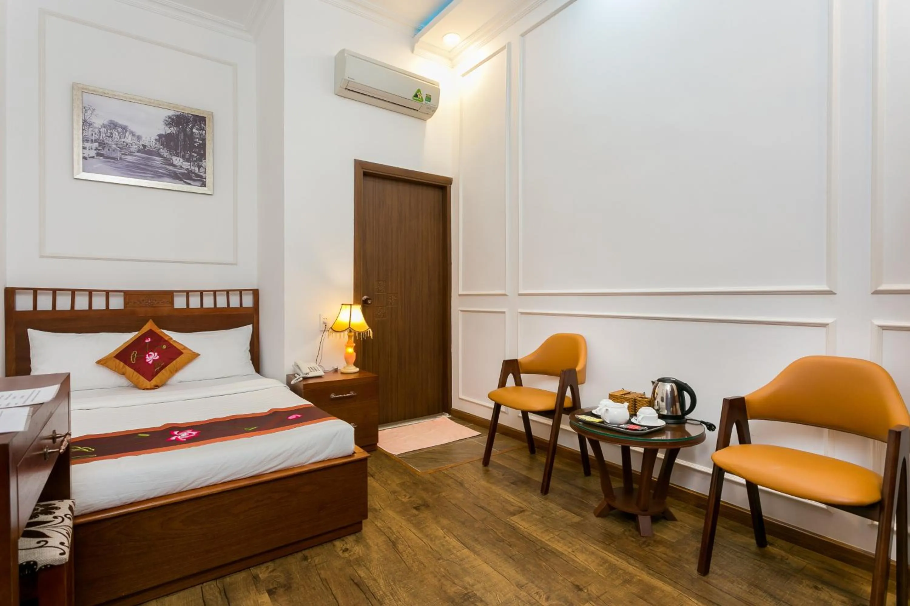 Photo of the whole room, Bed in Indochine Ben Thanh Hotel & Apartments