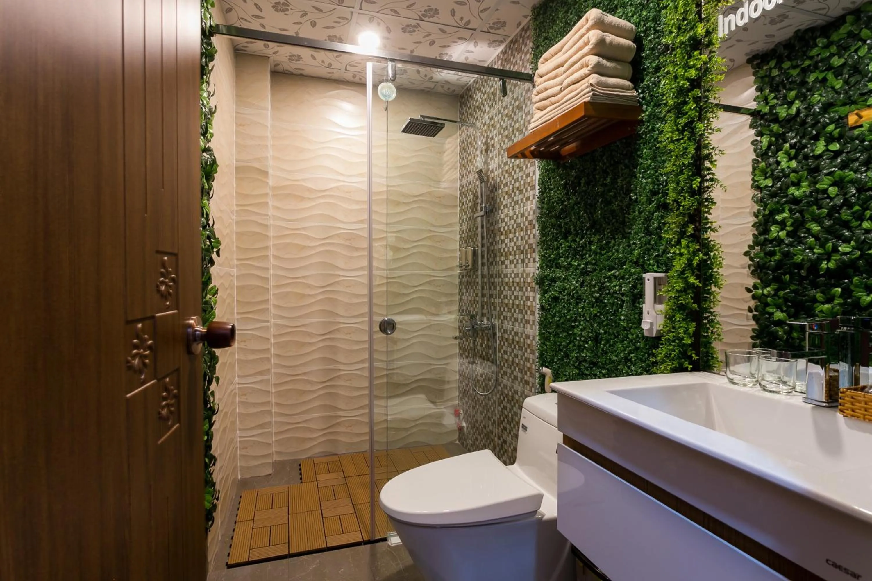 Shower in Indochine Ben Thanh Hotel & Apartments