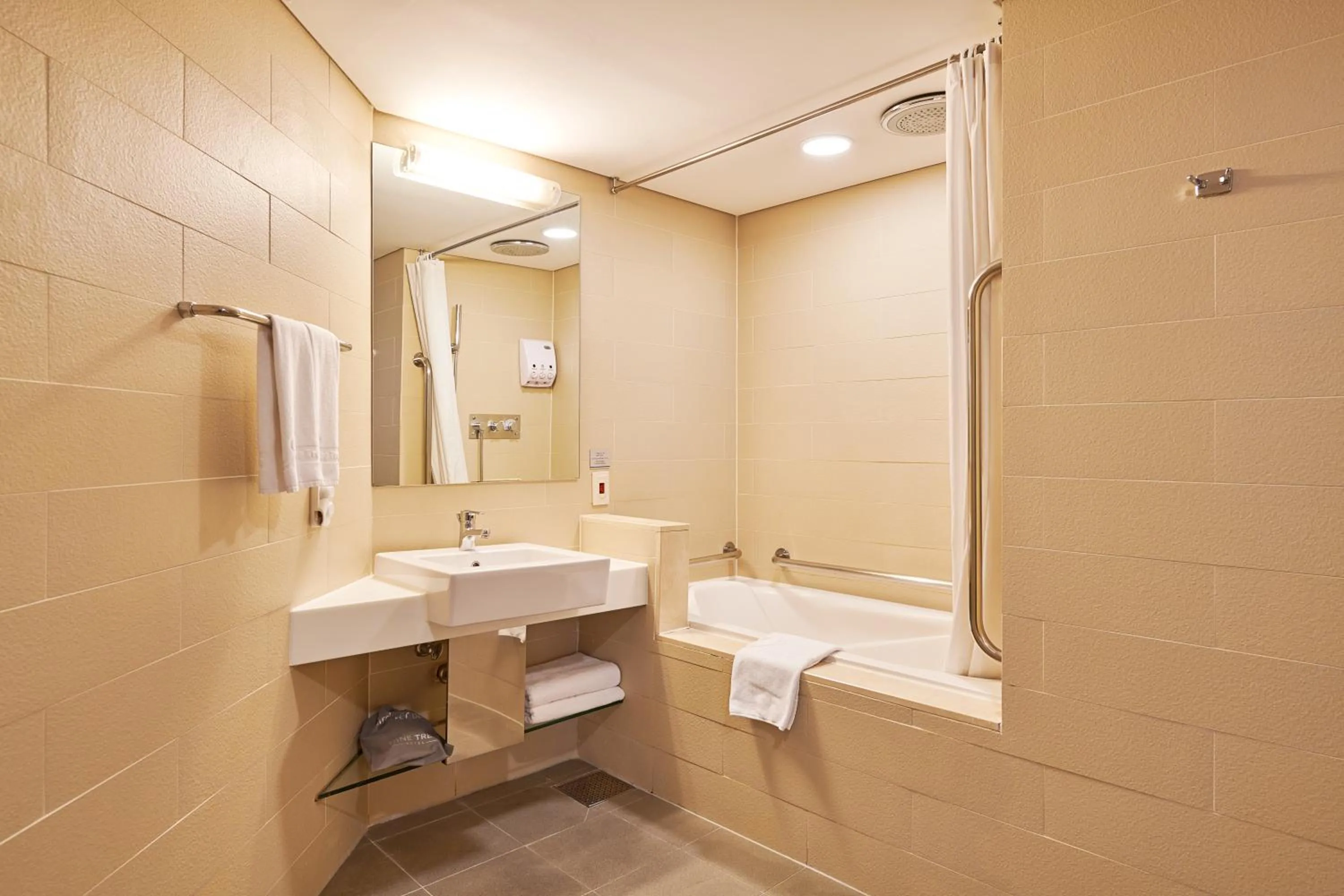 Toilet in Nine Tree by Parnas Seoul Myeongdong 1