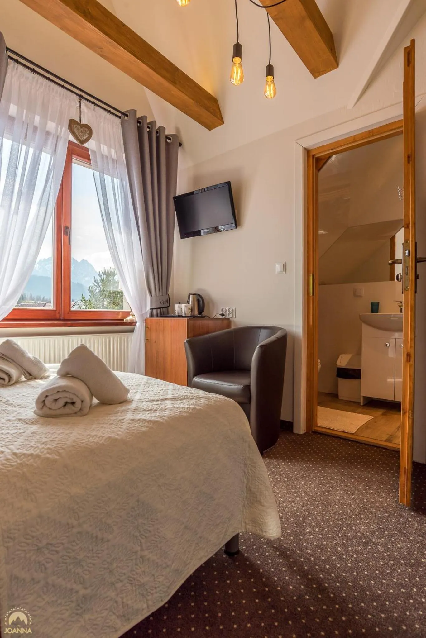 Photo of the whole room, Bed in Willa Joanna