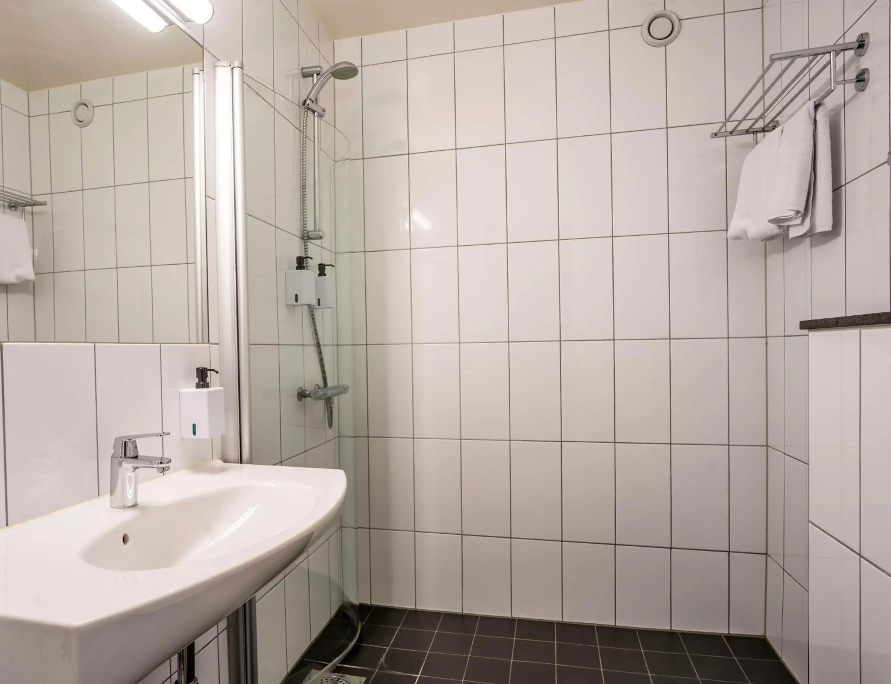 Bathroom in Scandic Umeå Syd Bathroom in Scandic Umeå Syd