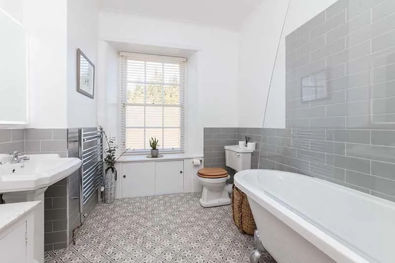 Deluxe Queen Suite in Maxwelston Farmhouse