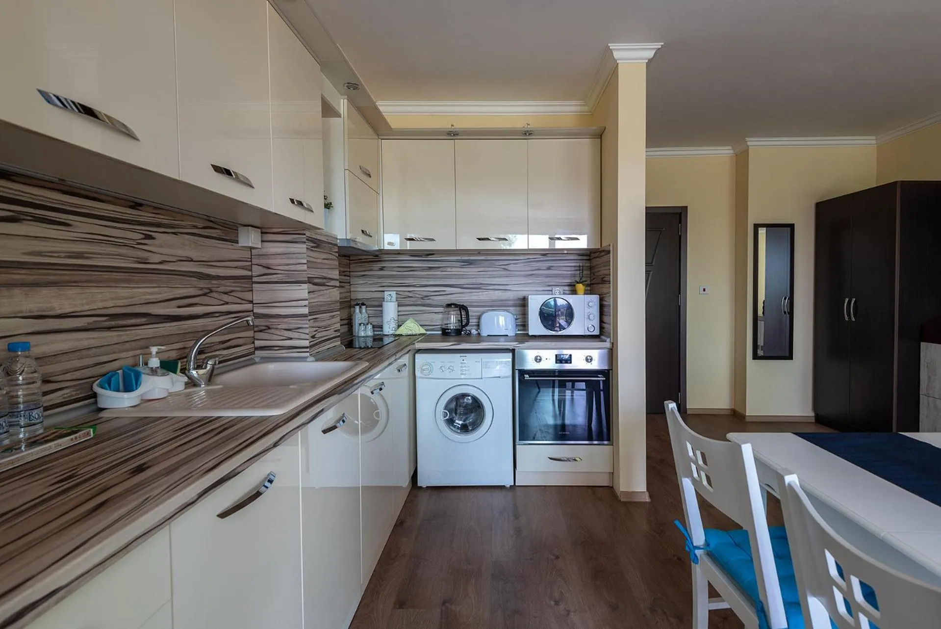 Kitchen or kitchenette in RIVERSIDE APARTMENTS PLOVDIV with free parking