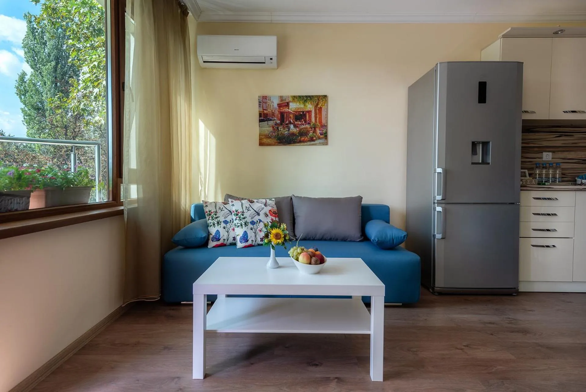 Living room in RIVERSIDE APARTMENTS PLOVDIV with free parking