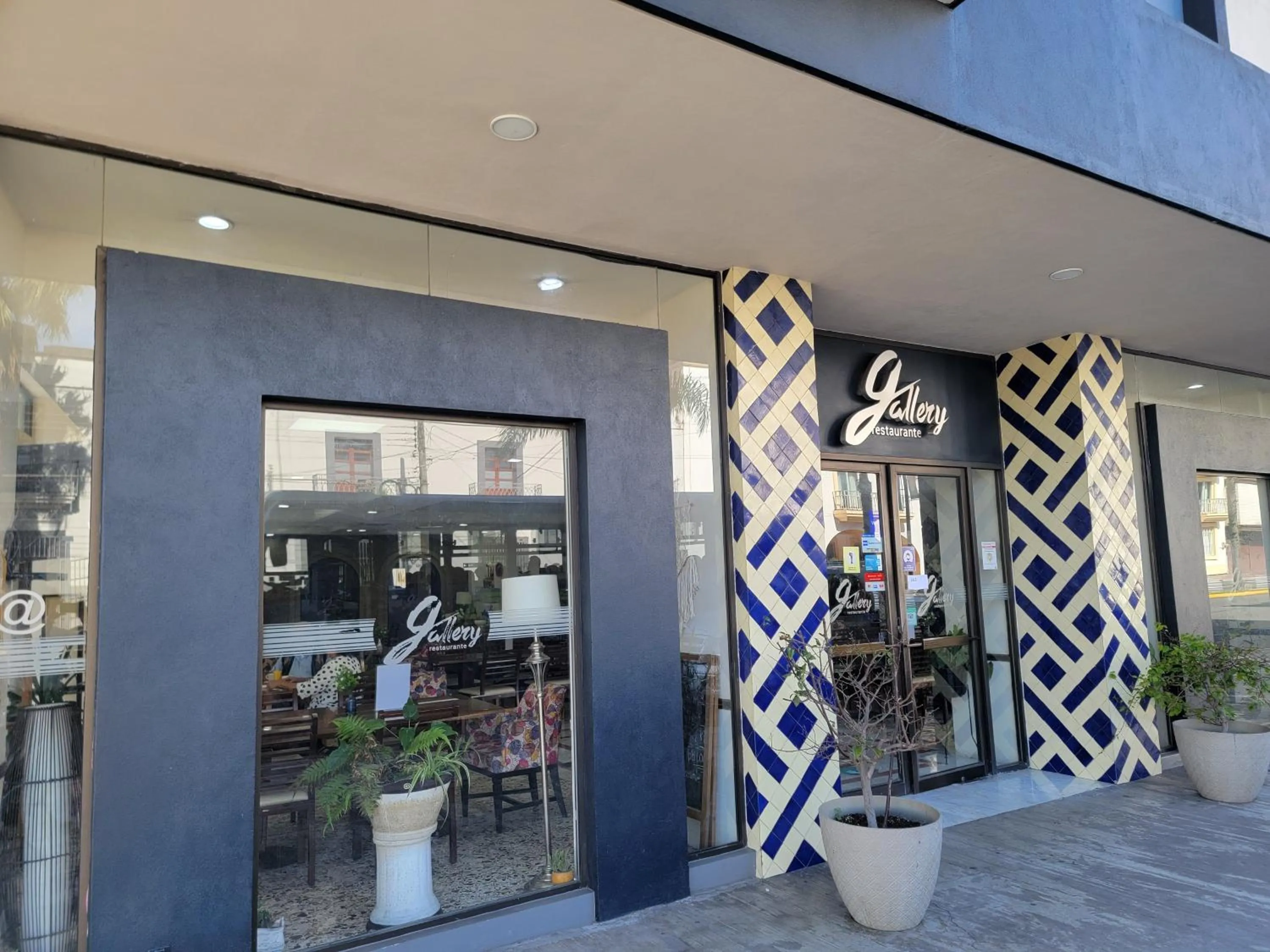 Restaurant/places to eat in HOTEL TRUEBA