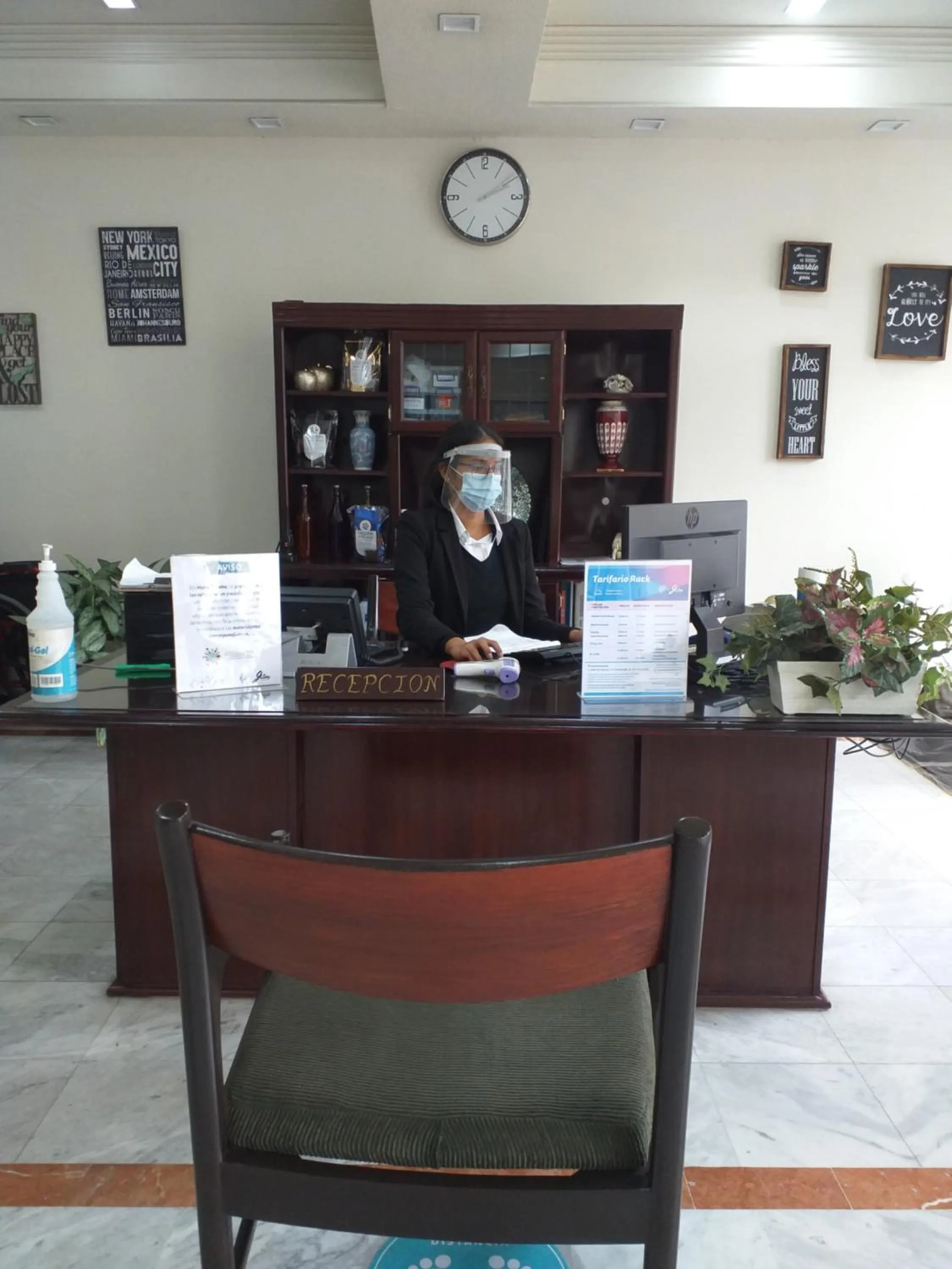 Staff in HOTEL TRUEBA