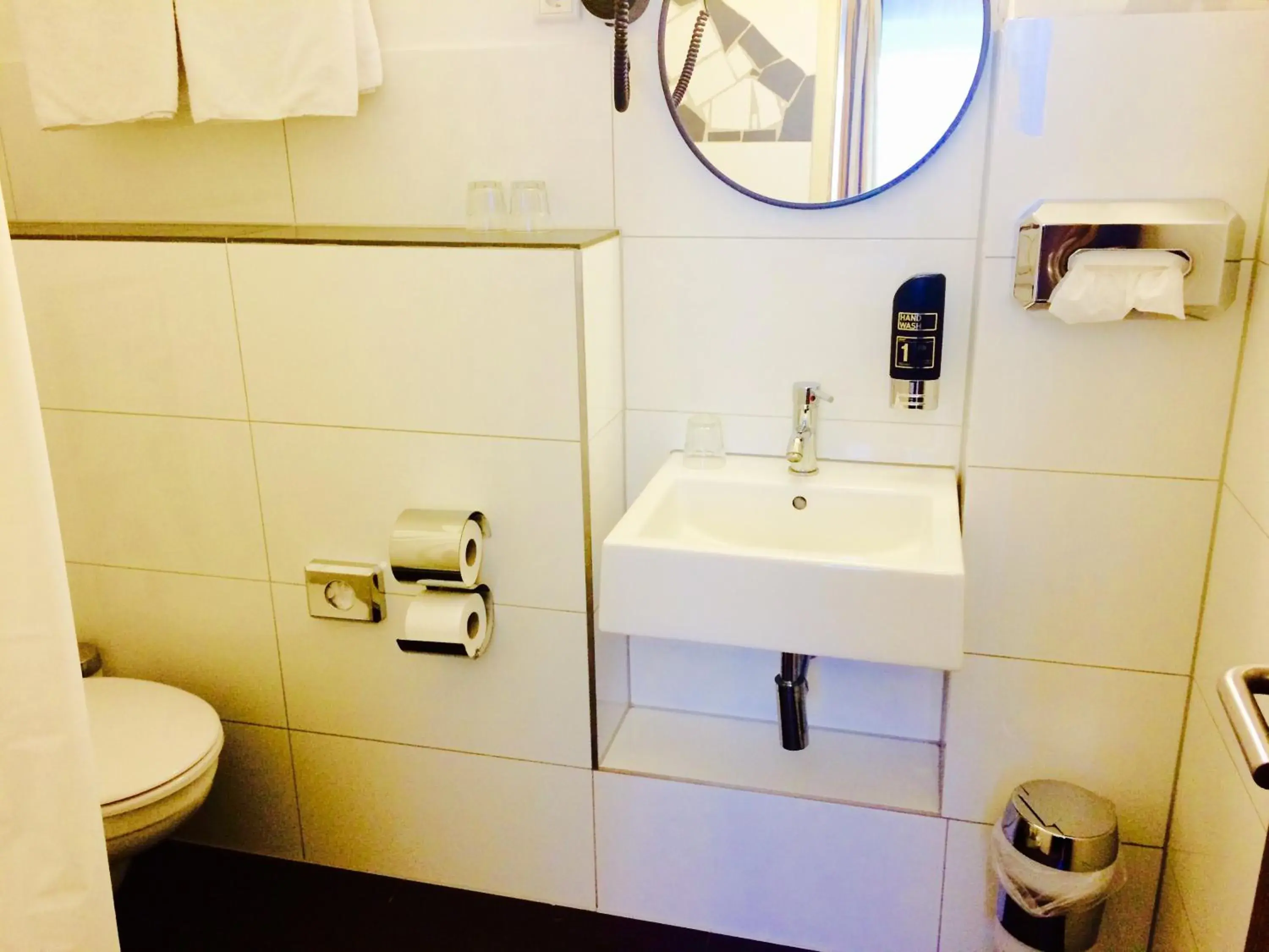 Single Room in Hotel Cara Vita Cologne Single Room in Hotel Cara Vita Cologne