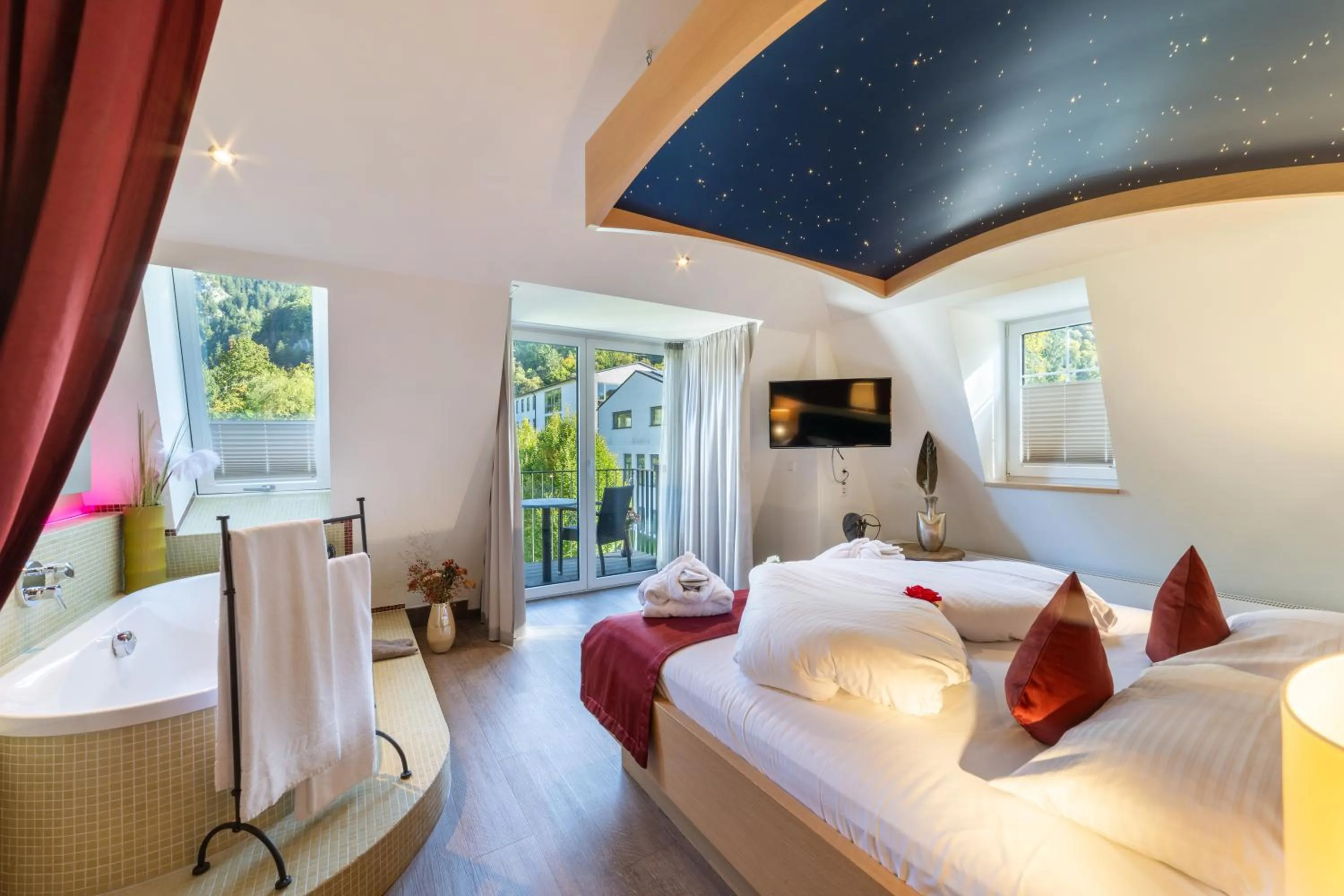 Photo of the whole room, Bed in Villa Ludwig Suite Hotel