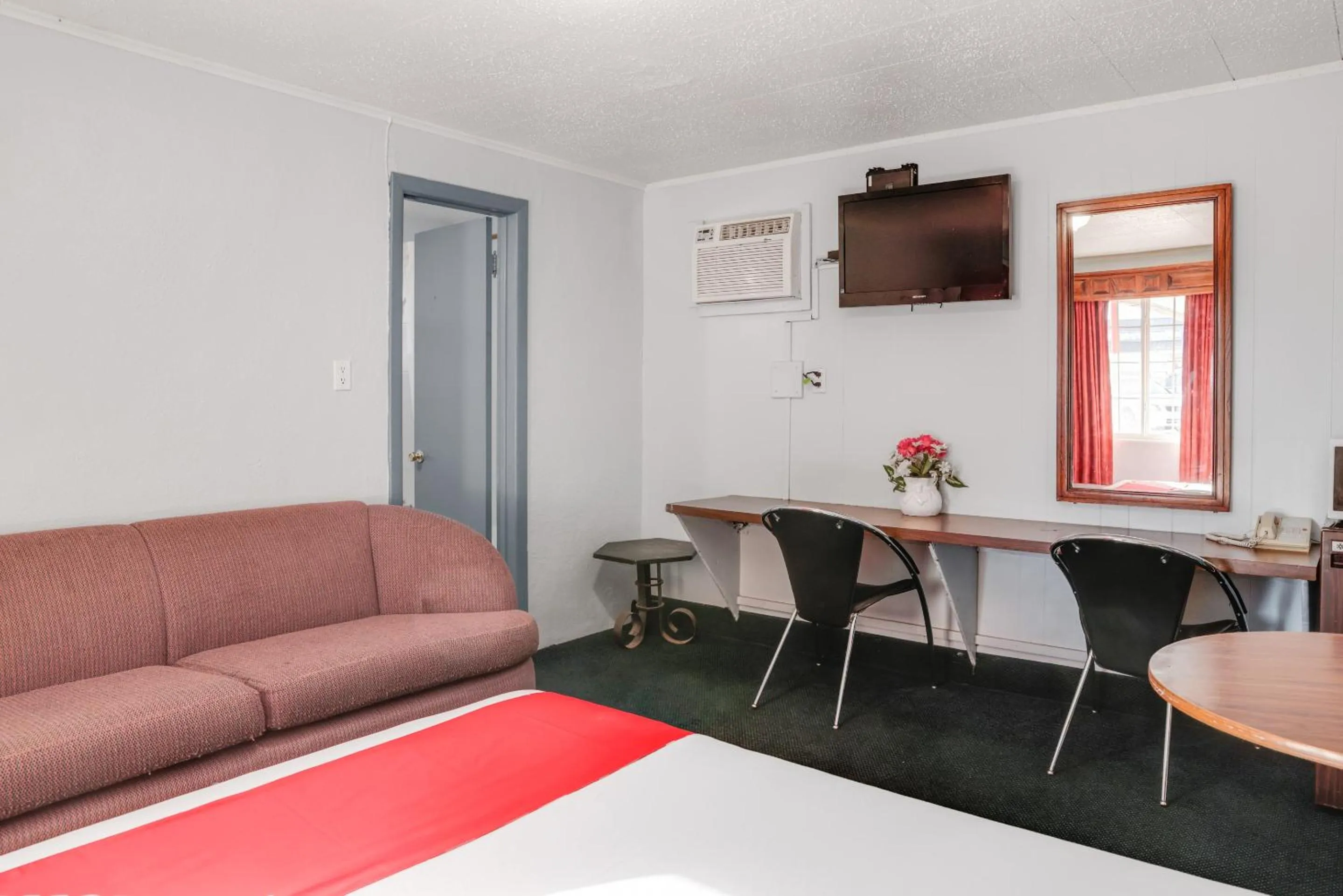 Bedroom in OYO Hotel Liberal, Kansas