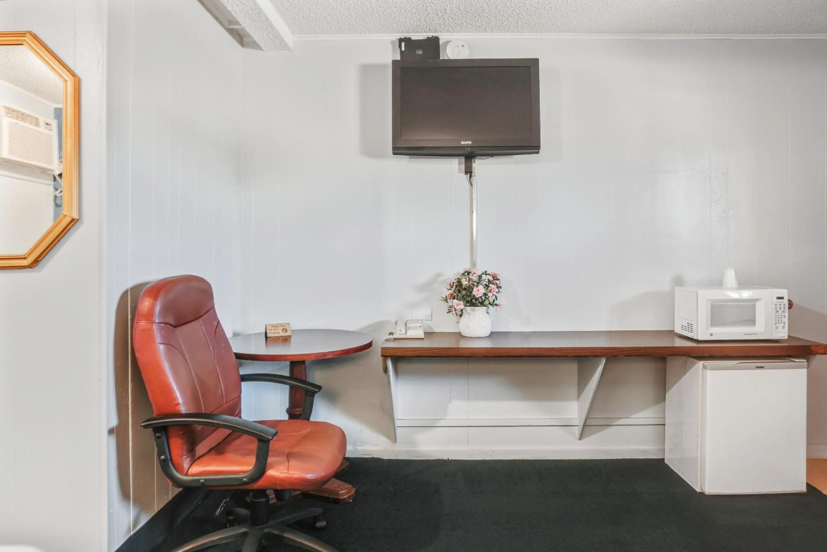 Bedroom in OYO Hotel Liberal, Kansas