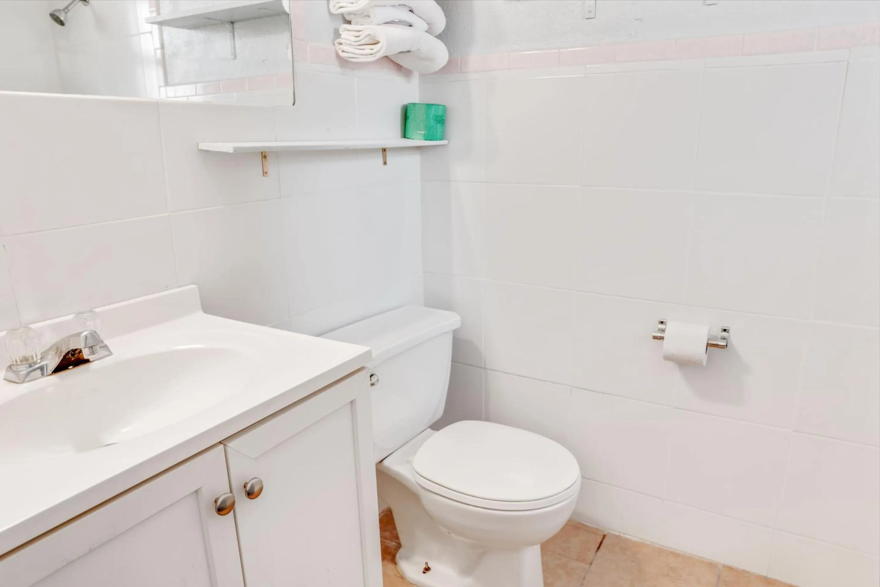 Bathroom in OYO Hotel Liberal, Kansas