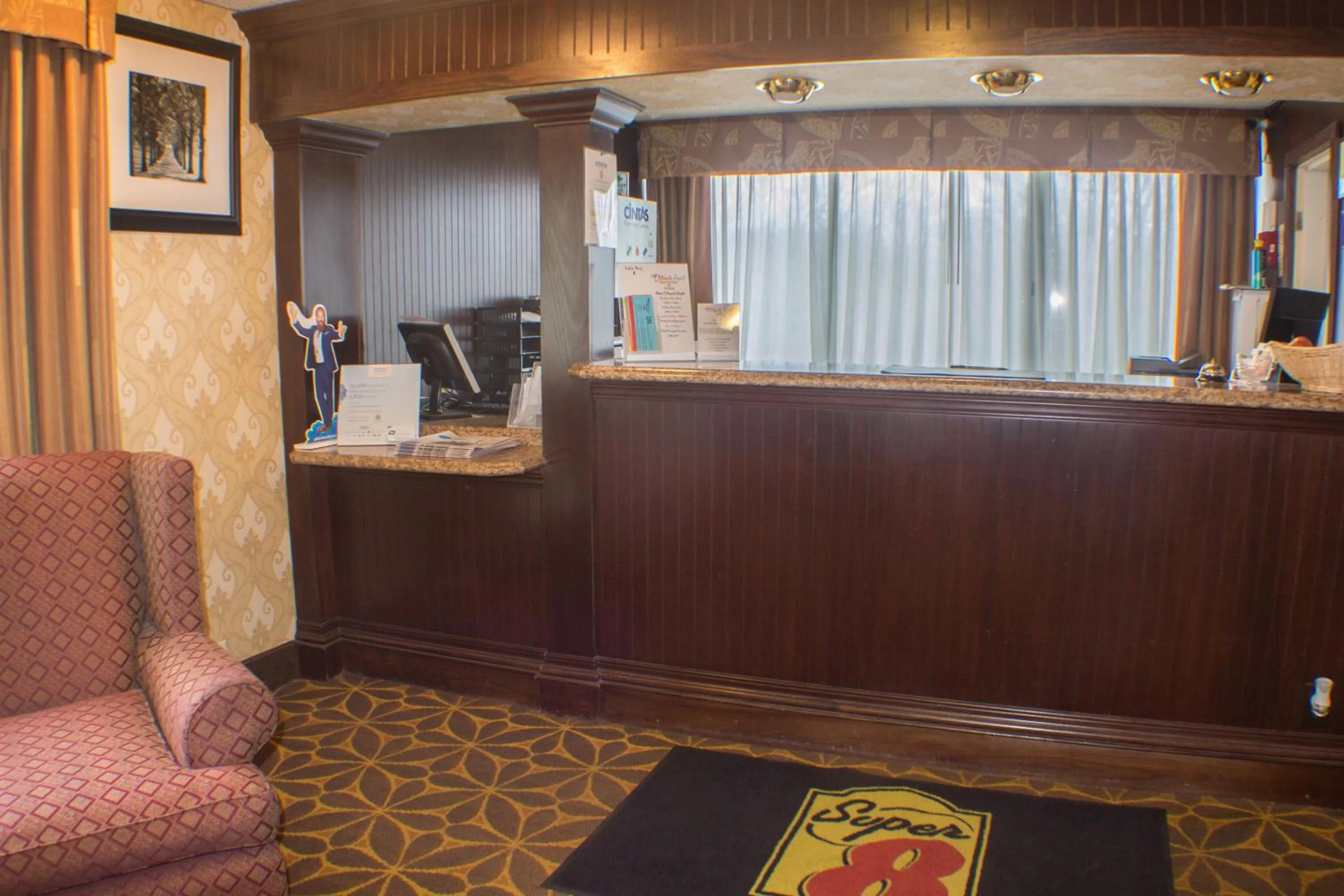 Lobby or reception in Super 8 by Wyndham Erie/I 90
